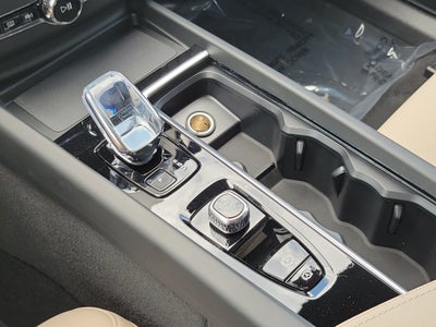 2026 Volvo XC60 Plus