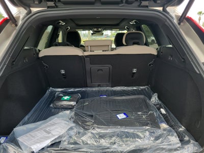2026 Volvo XC60 Plus