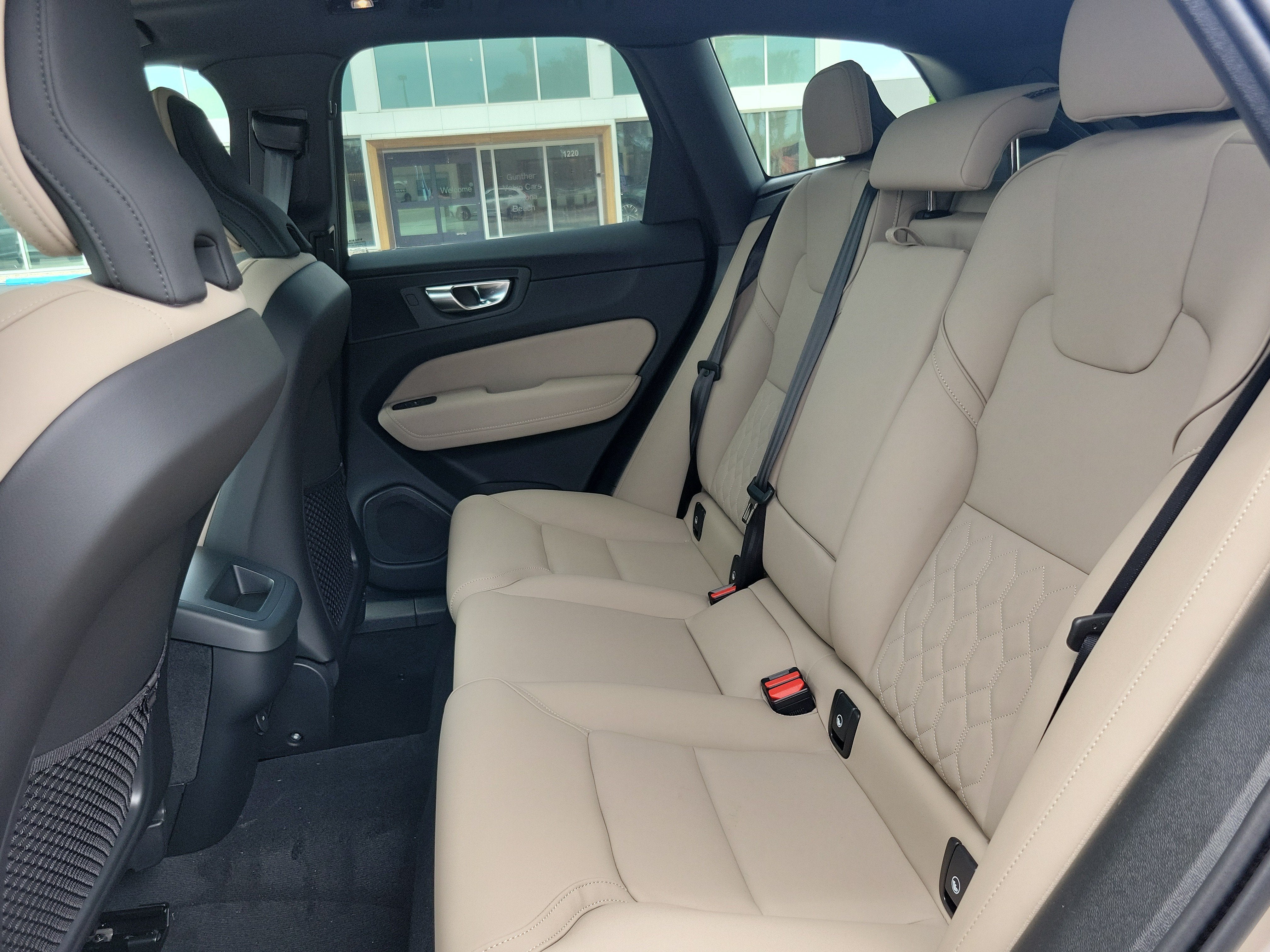 2026 Volvo XC60 Plus