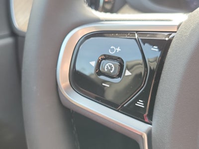 2026 Volvo XC60 Plus