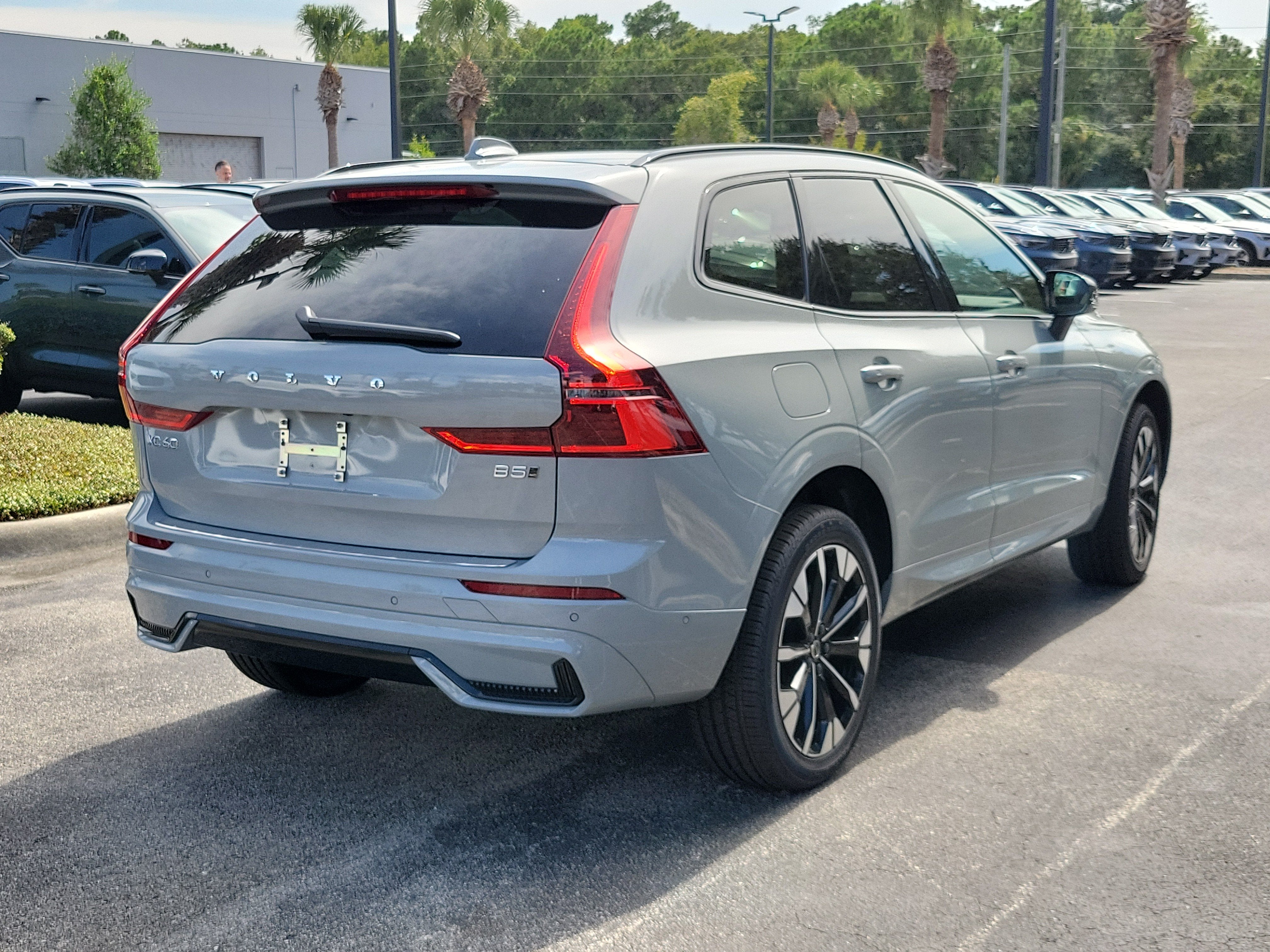 2026 Volvo XC60 Plus