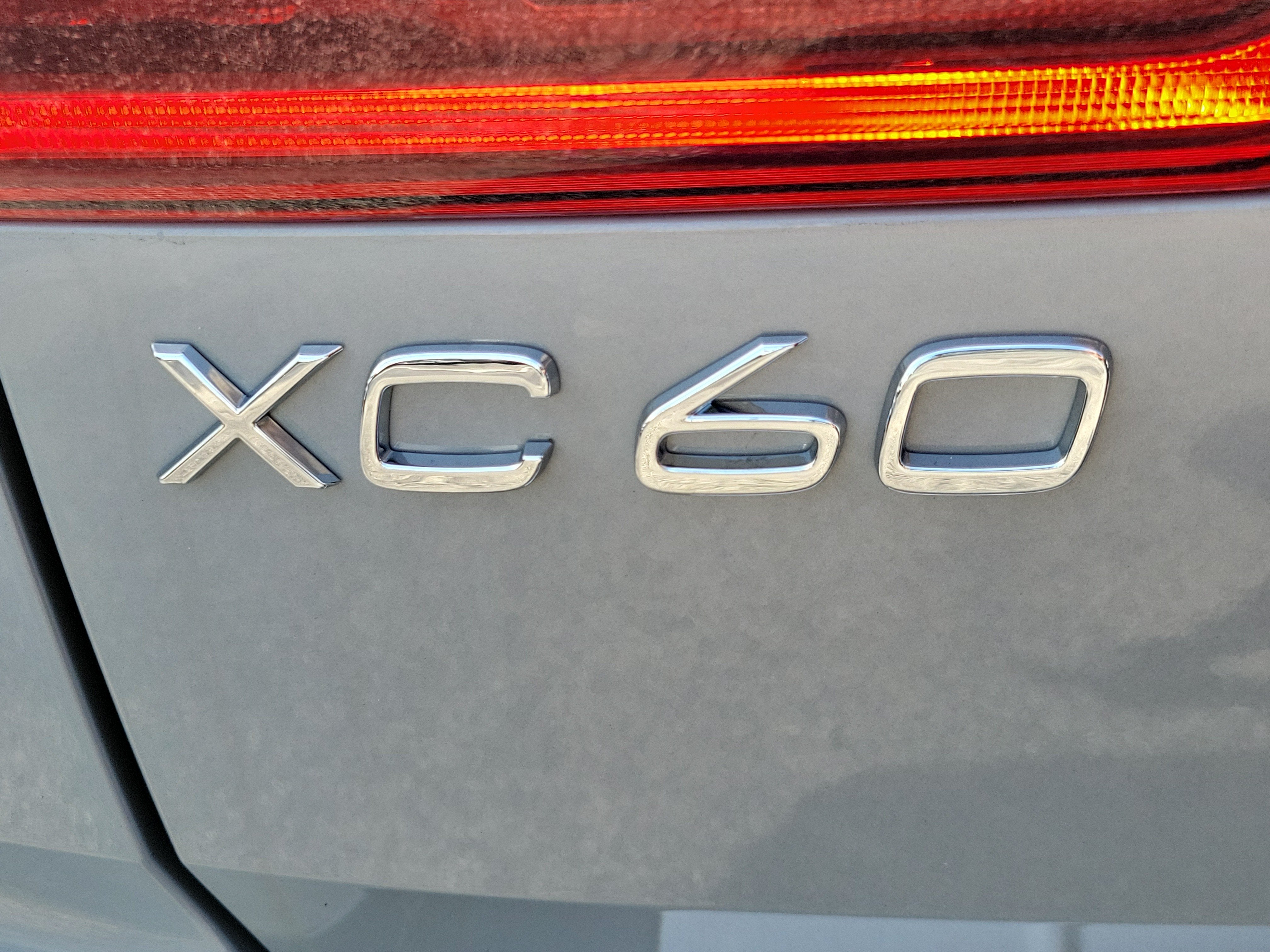 2026 Volvo XC60 Plus