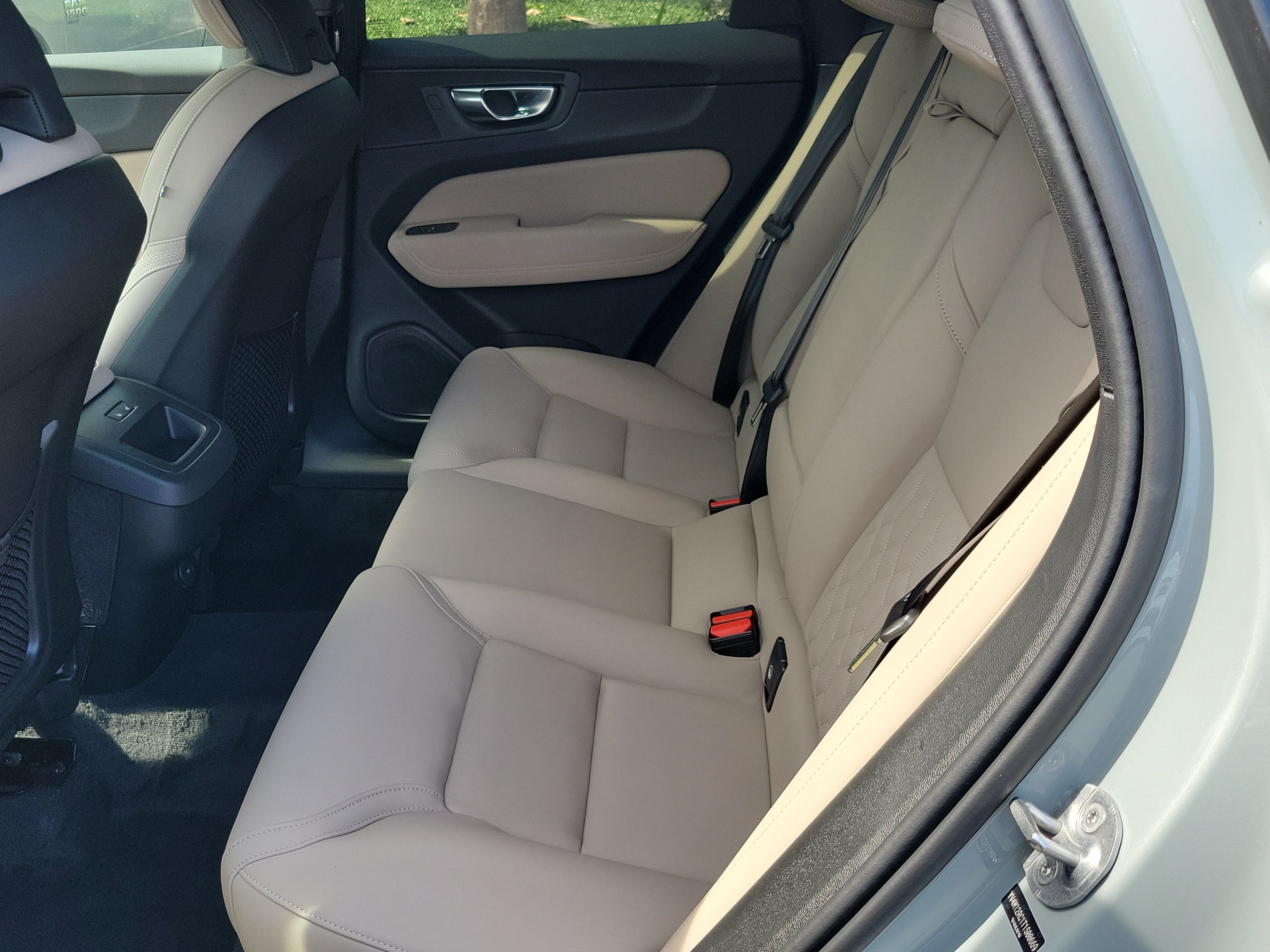 2026 Volvo XC60 Plus