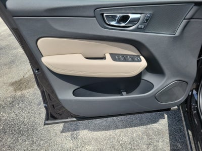 2026 Volvo XC60 Plus