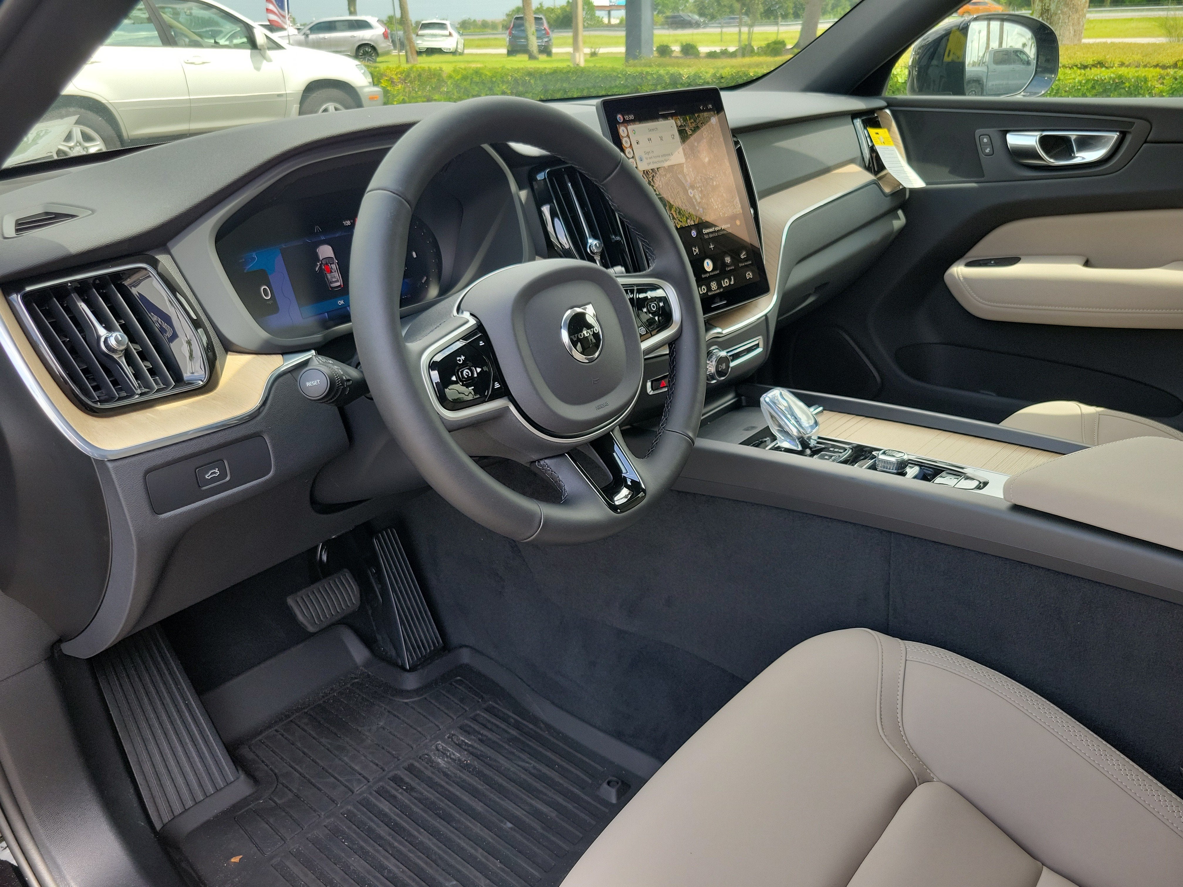 2026 Volvo XC60 Plus