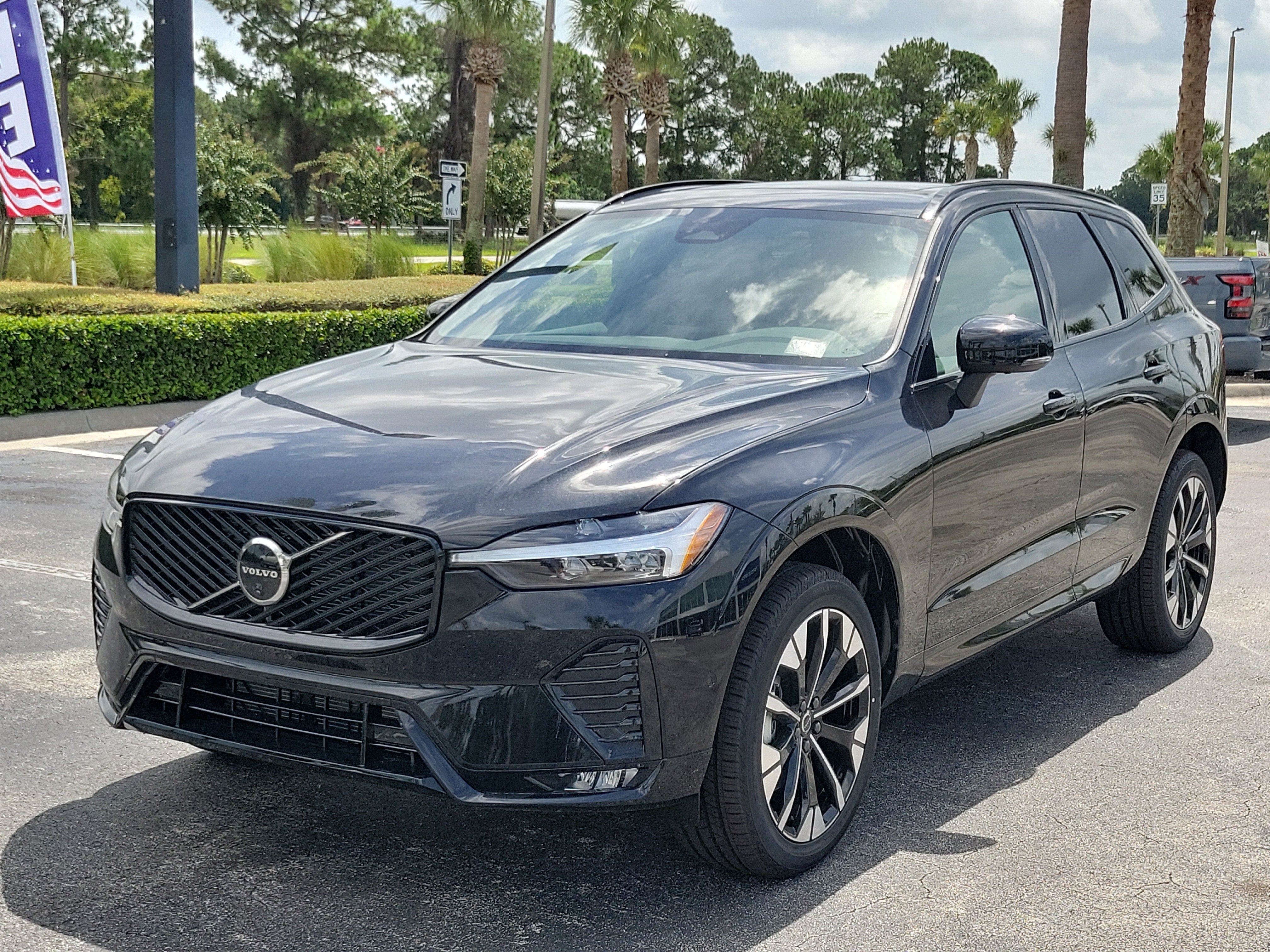 2026 Volvo XC60 Plus