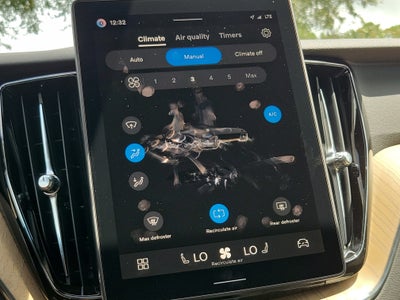 2026 Volvo XC60 Plus
