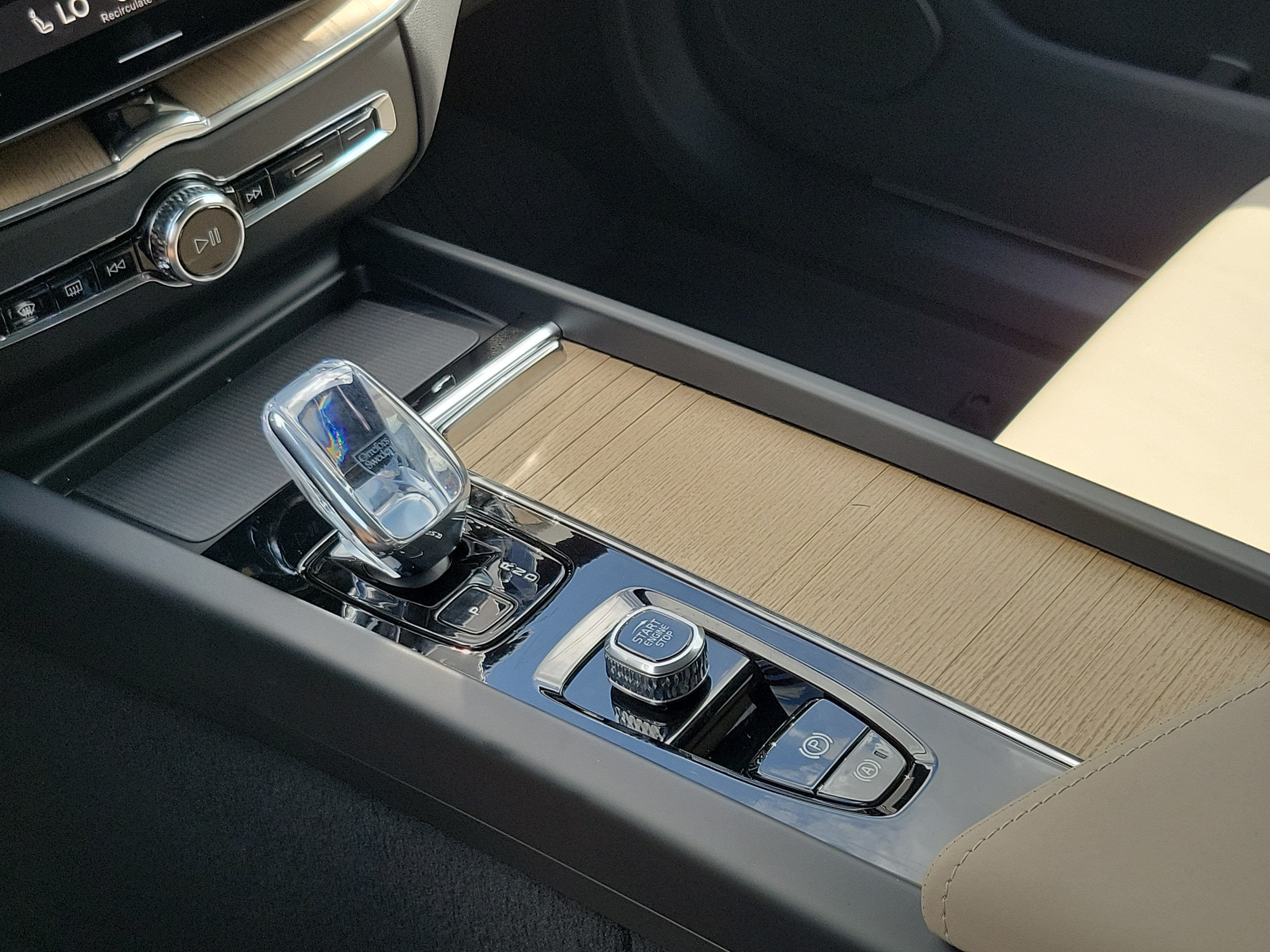 2026 Volvo XC60 Plus