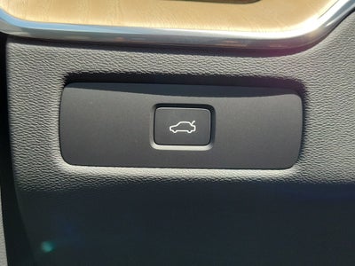 2026 Volvo XC60 Plus