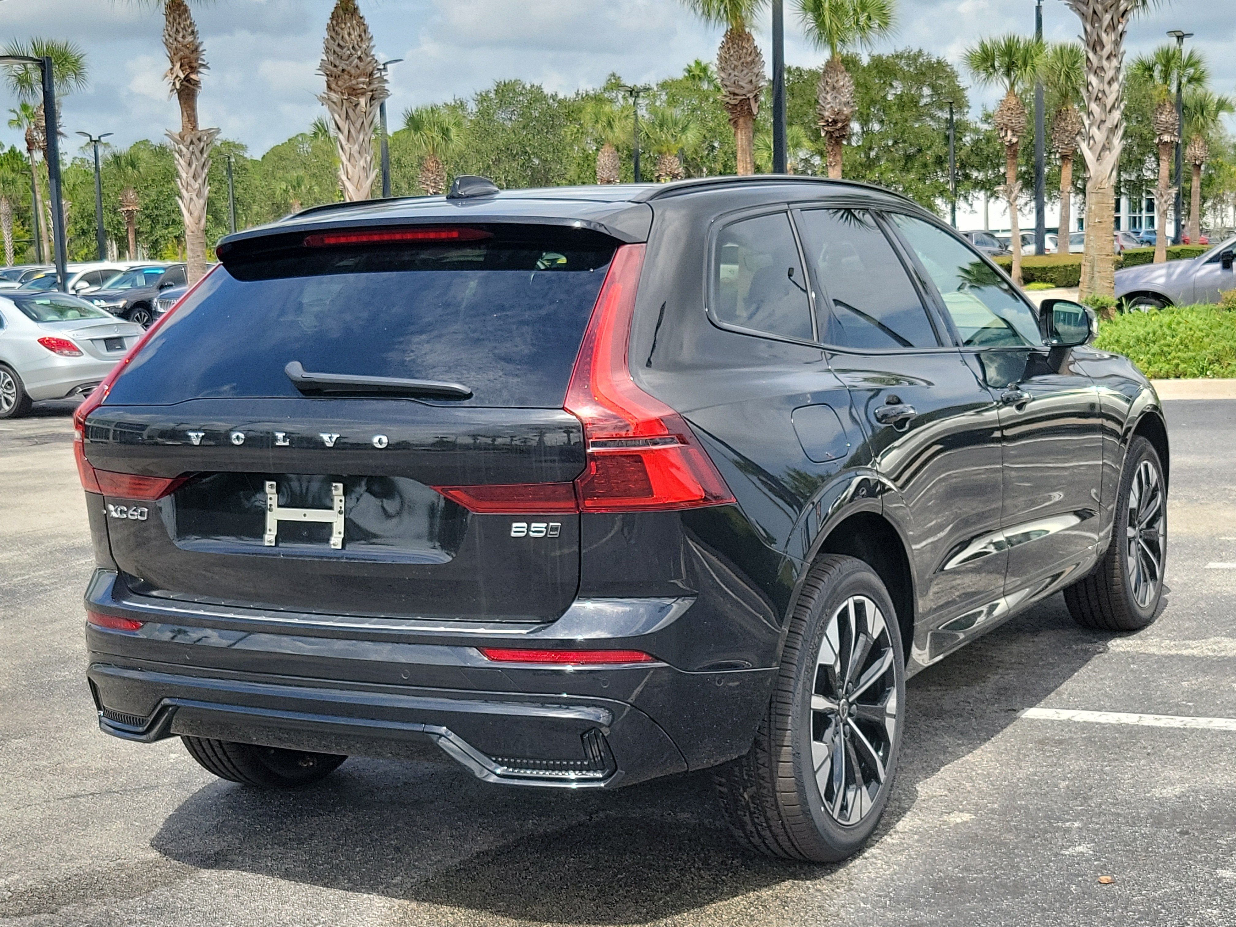 2026 Volvo XC60 Plus