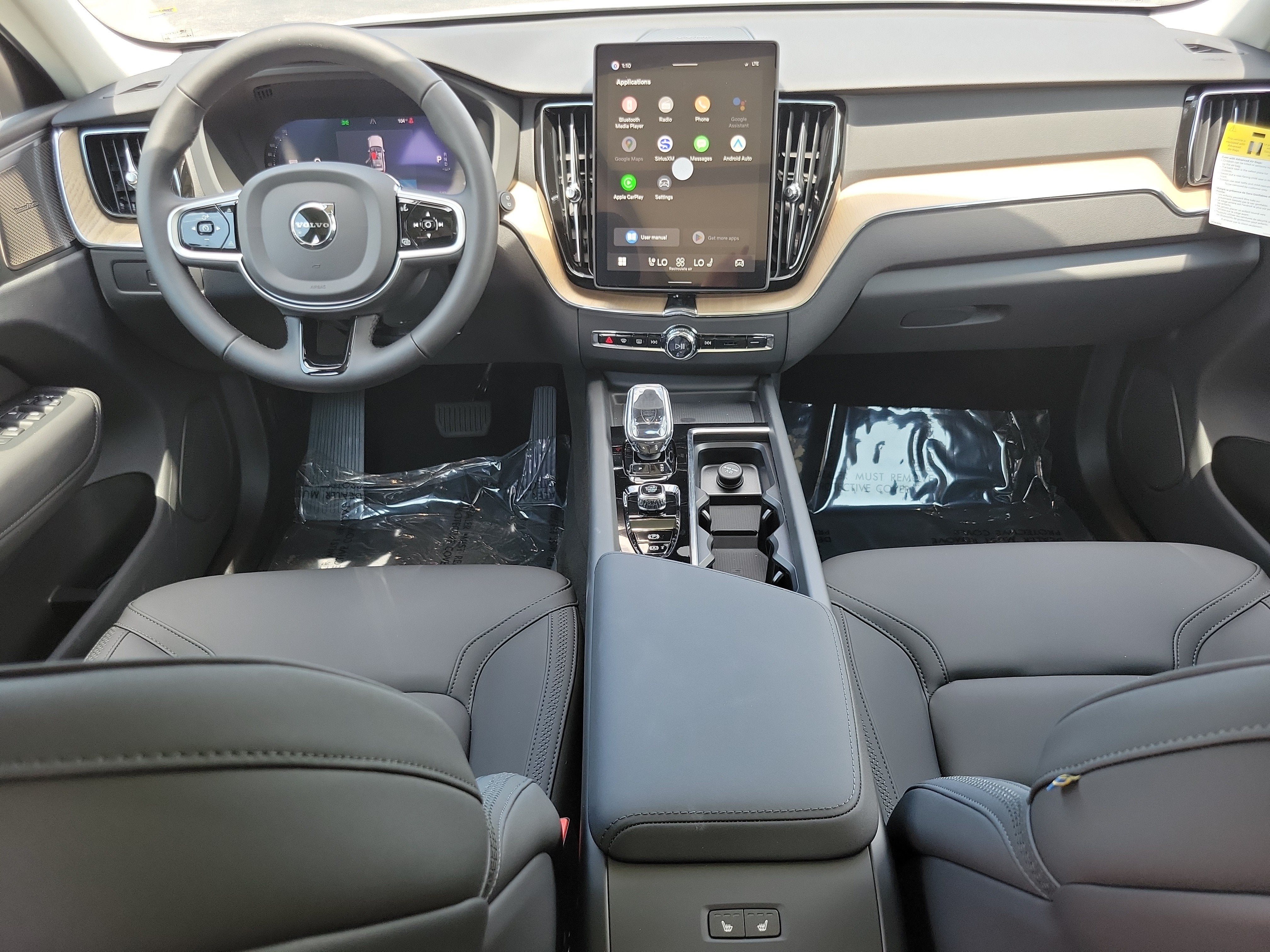 2026 Volvo XC60 Plus