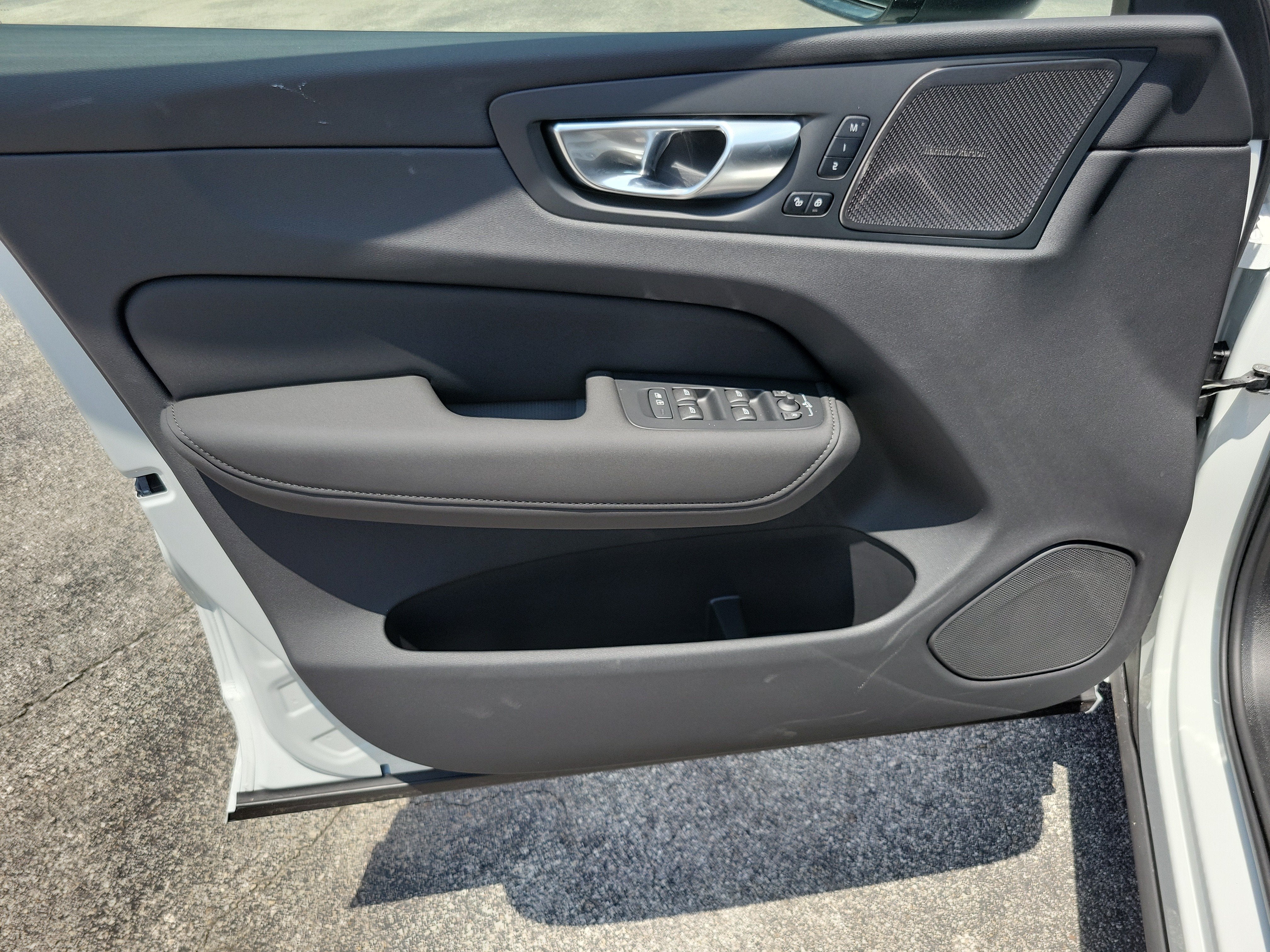 2026 Volvo XC60 Plus