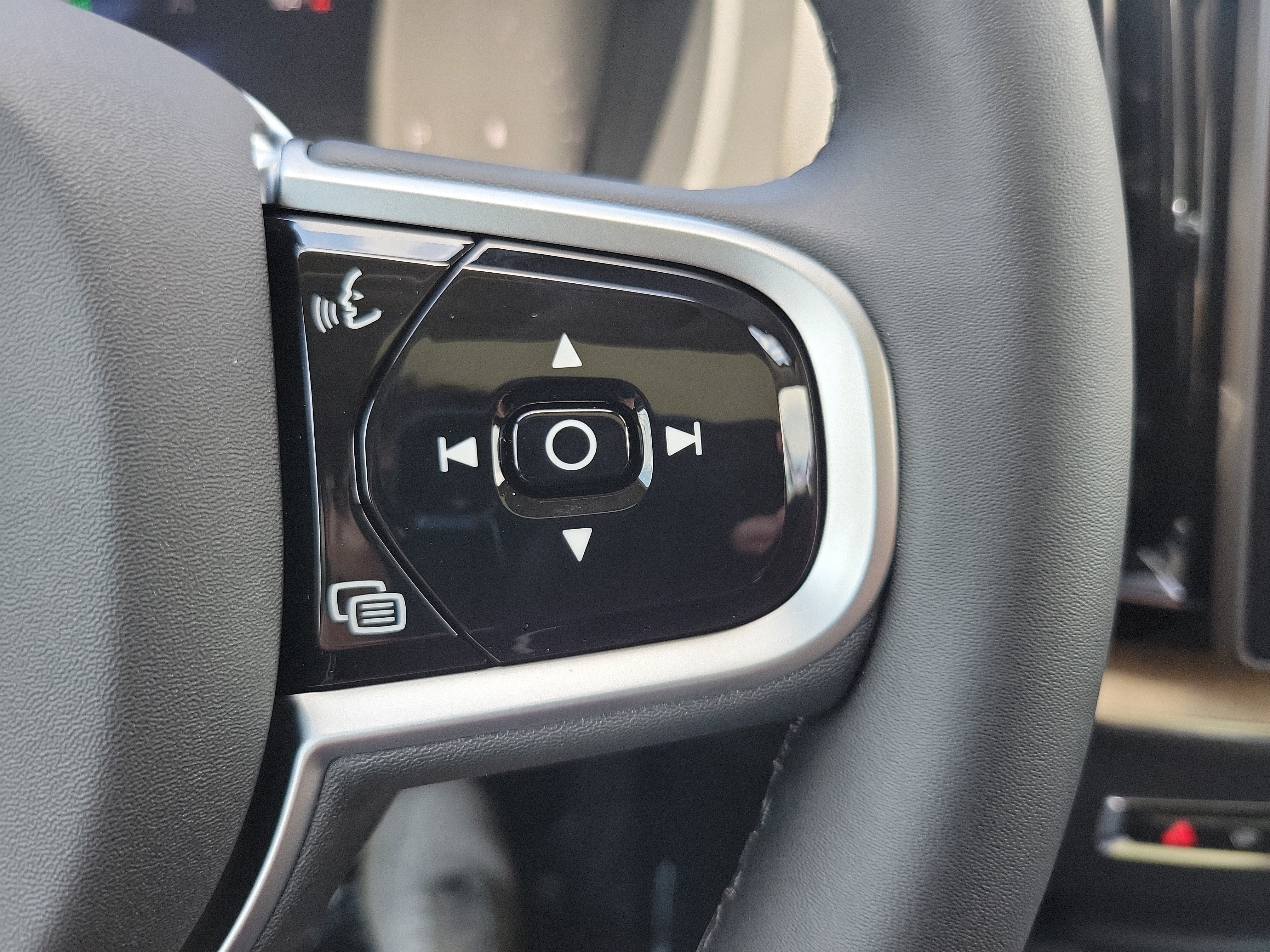 2026 Volvo XC60 Plus
