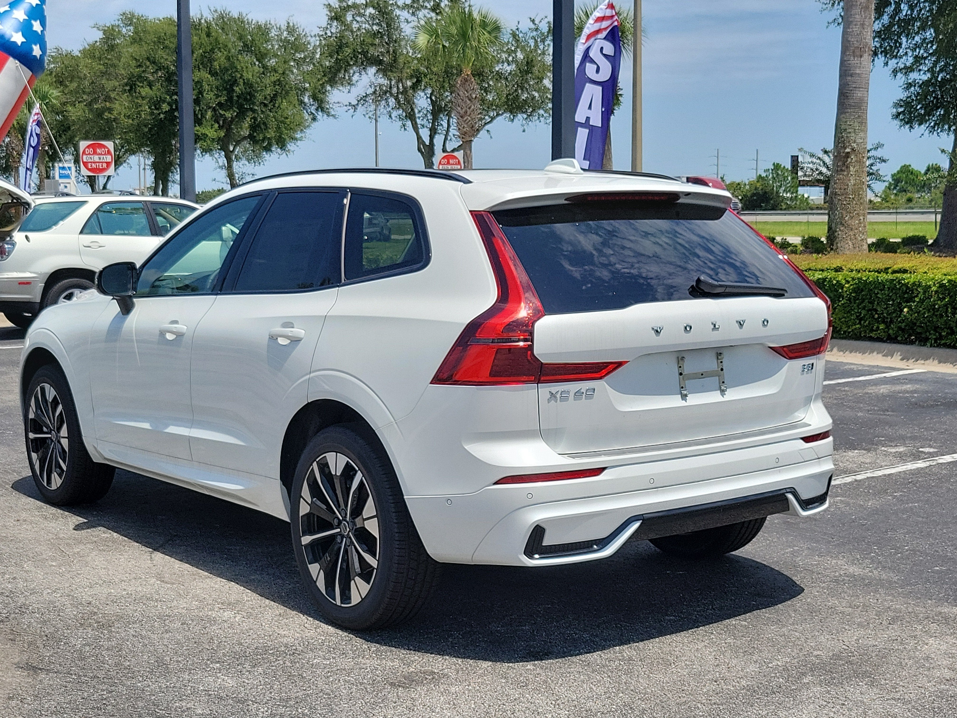 2026 Volvo XC60 Plus