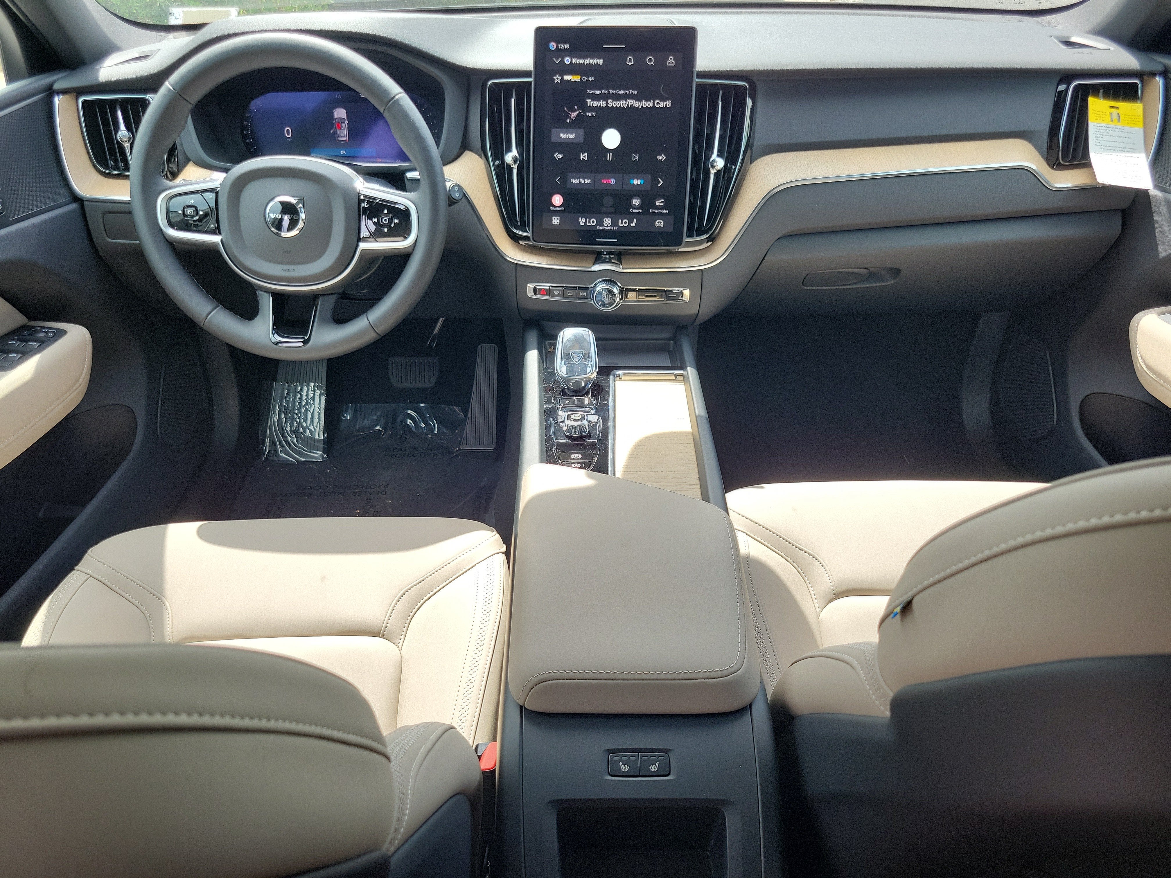 2026 Volvo XC60 Plus