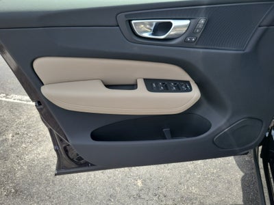 2026 Volvo XC60 Plus