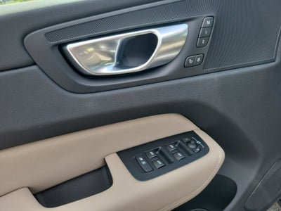 2026 Volvo XC60 Plus