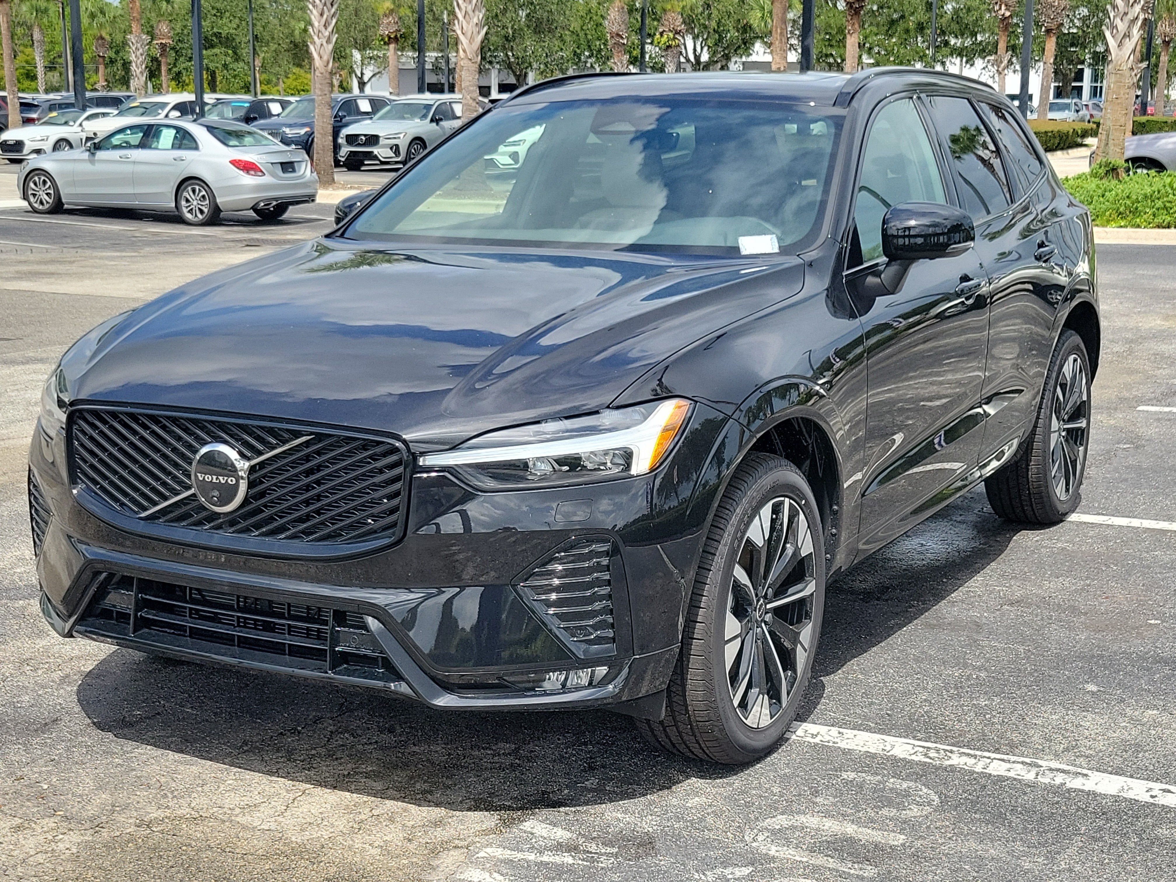 2026 Volvo XC60 Plus