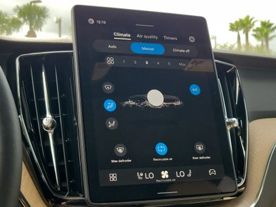 2026 Volvo XC60 Plus