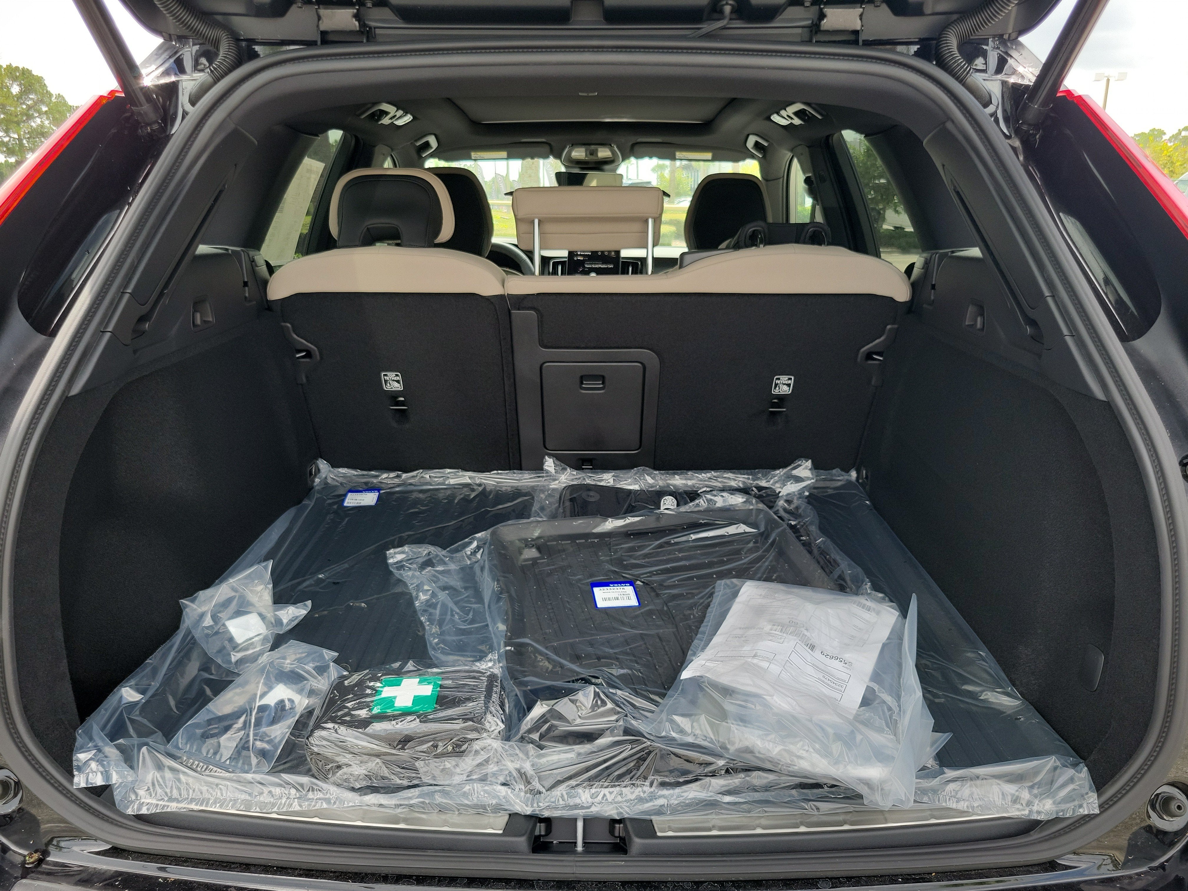 2026 Volvo XC60 Plus