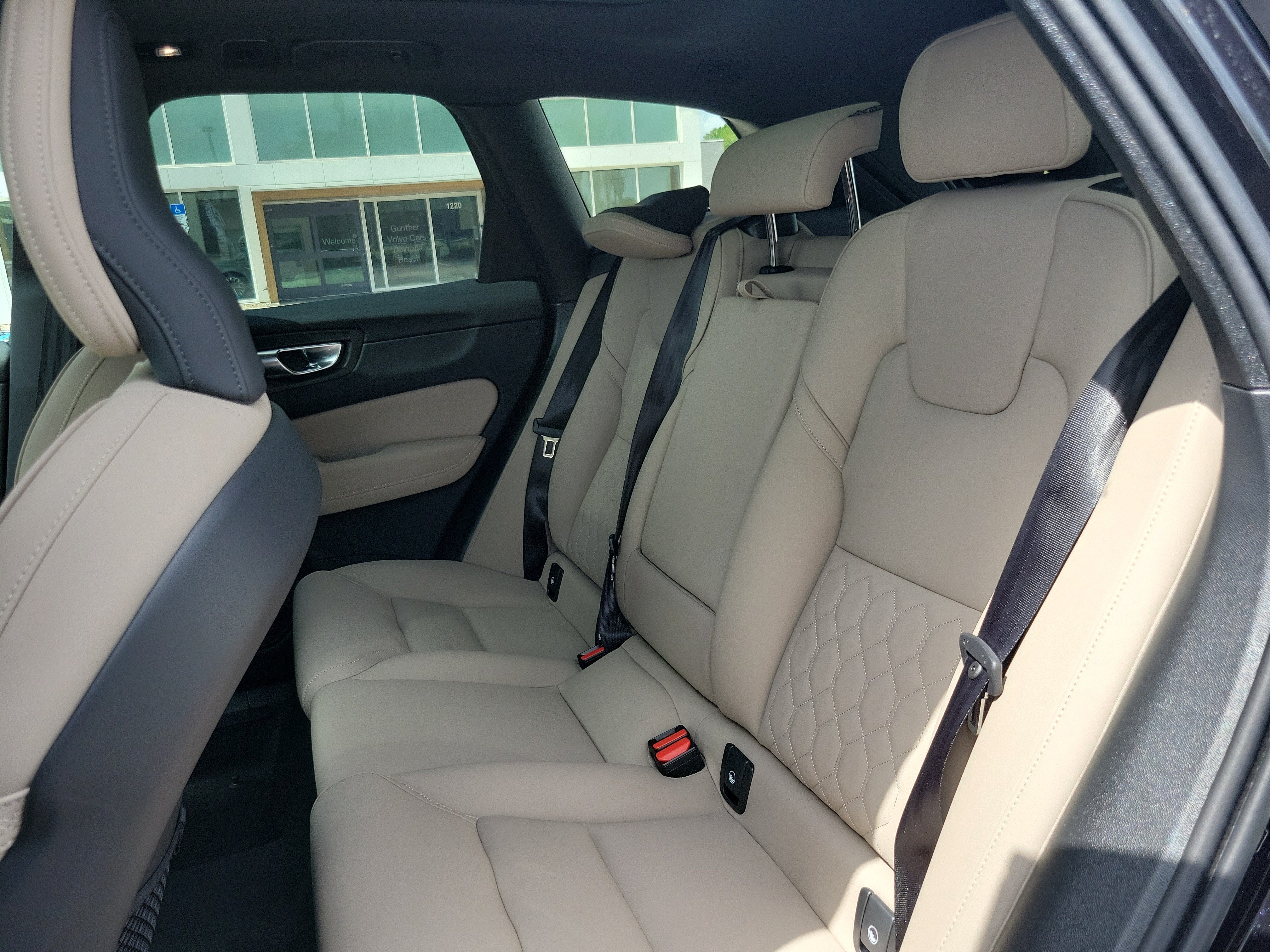2026 Volvo XC60 Plus
