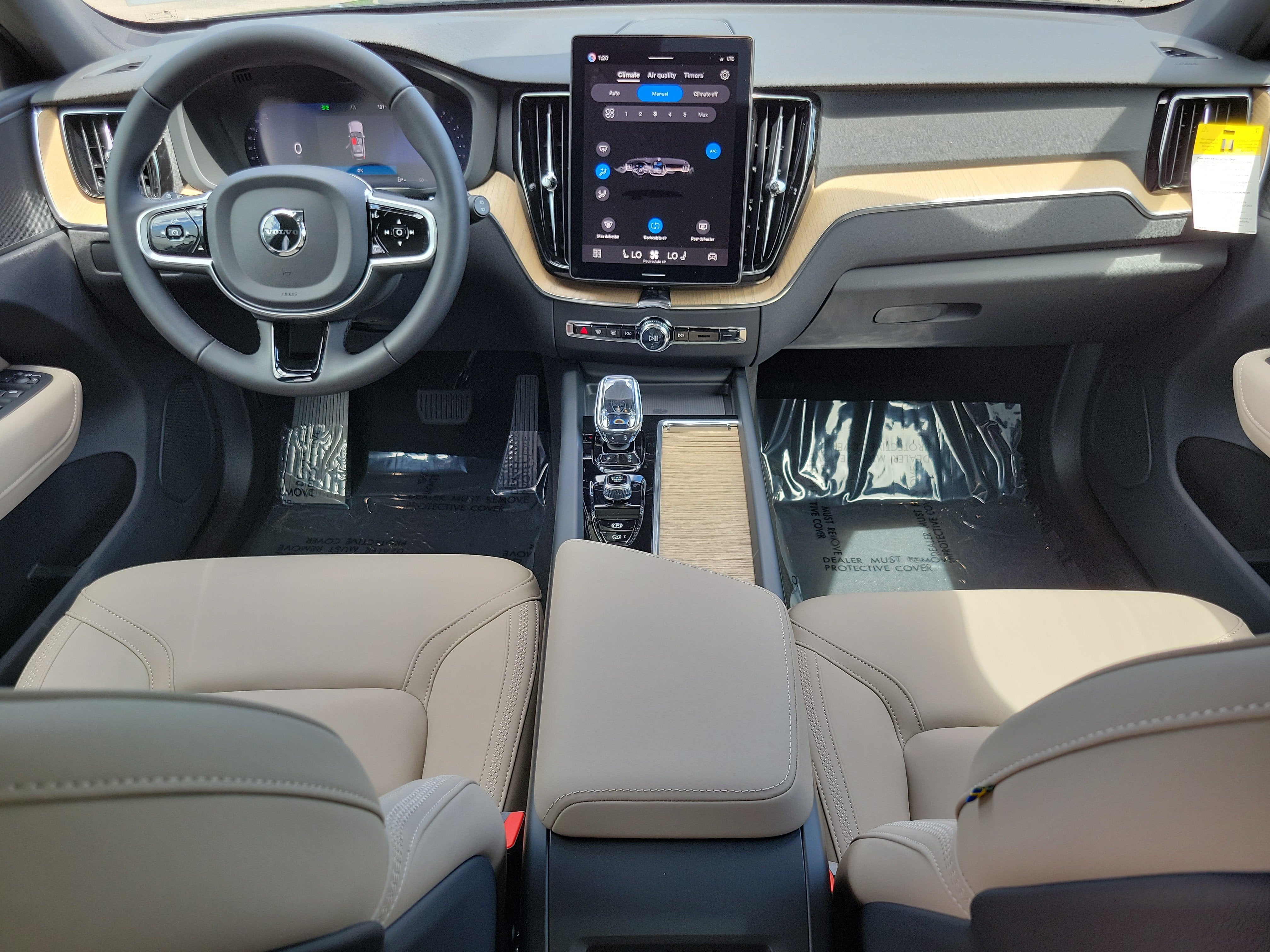 2026 Volvo XC60 Plus