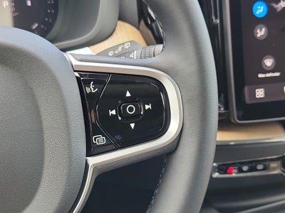 2026 Volvo XC60 Plus
