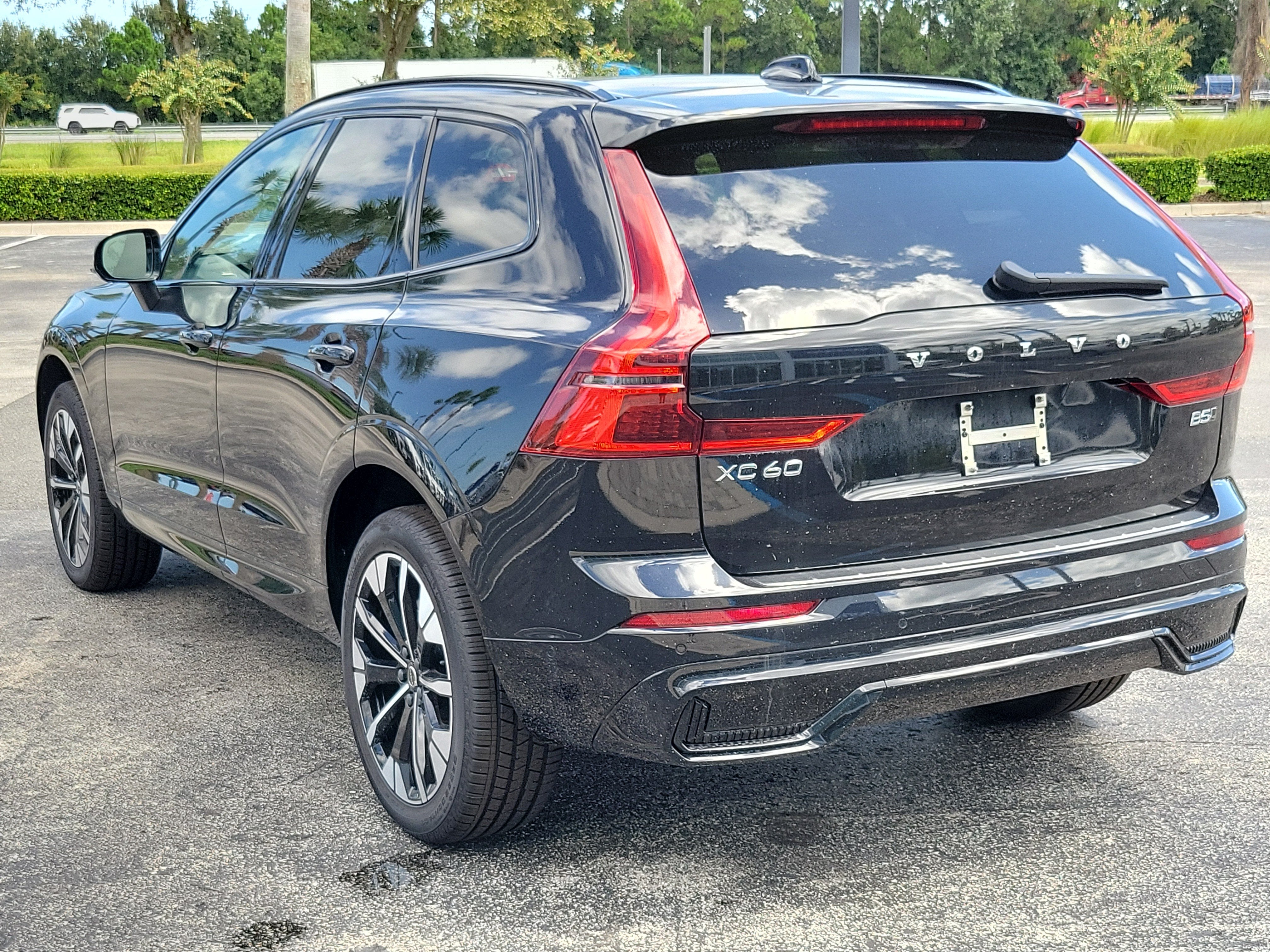 2026 Volvo XC60 Plus