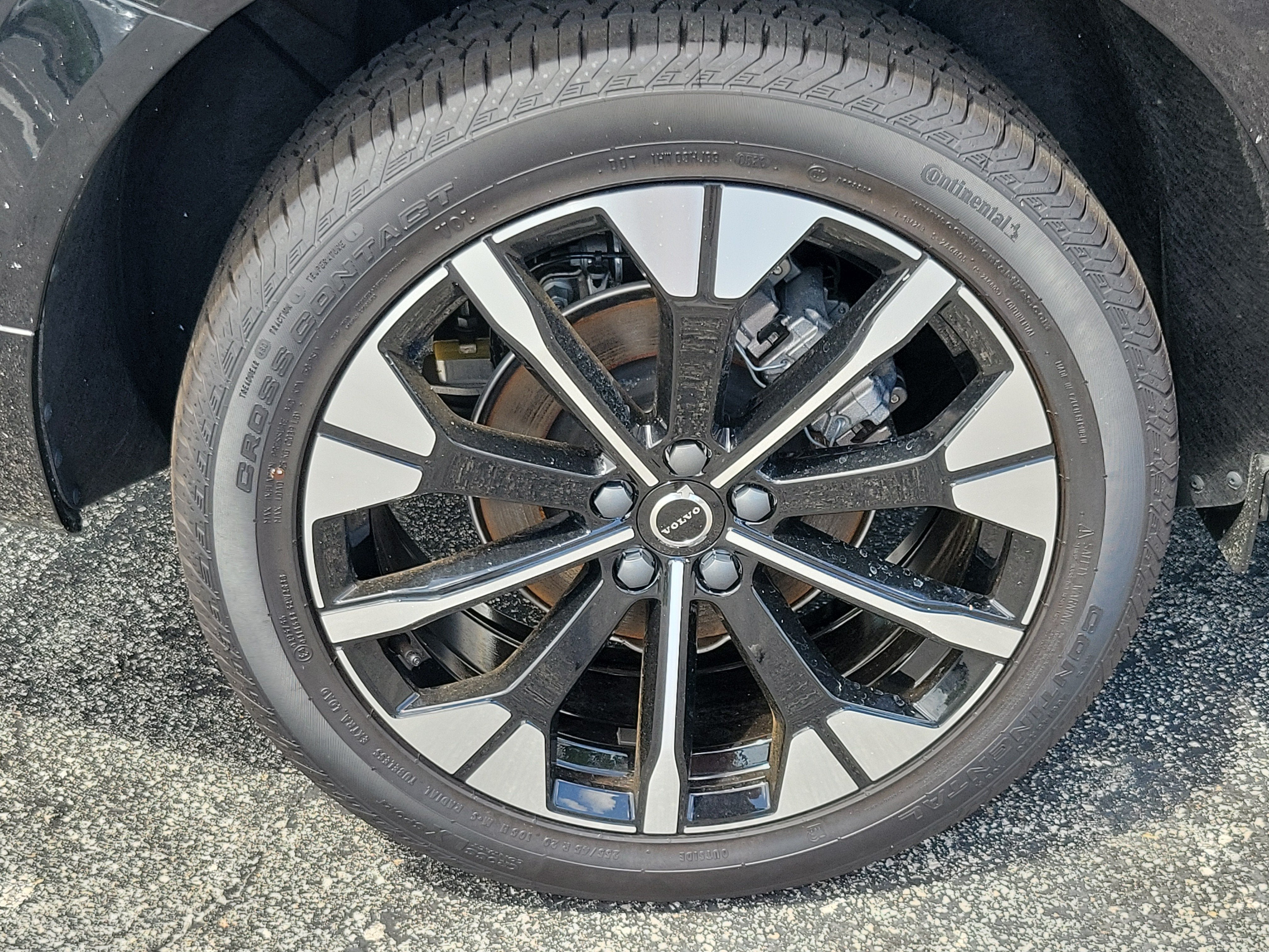 2026 Volvo XC60 Plus