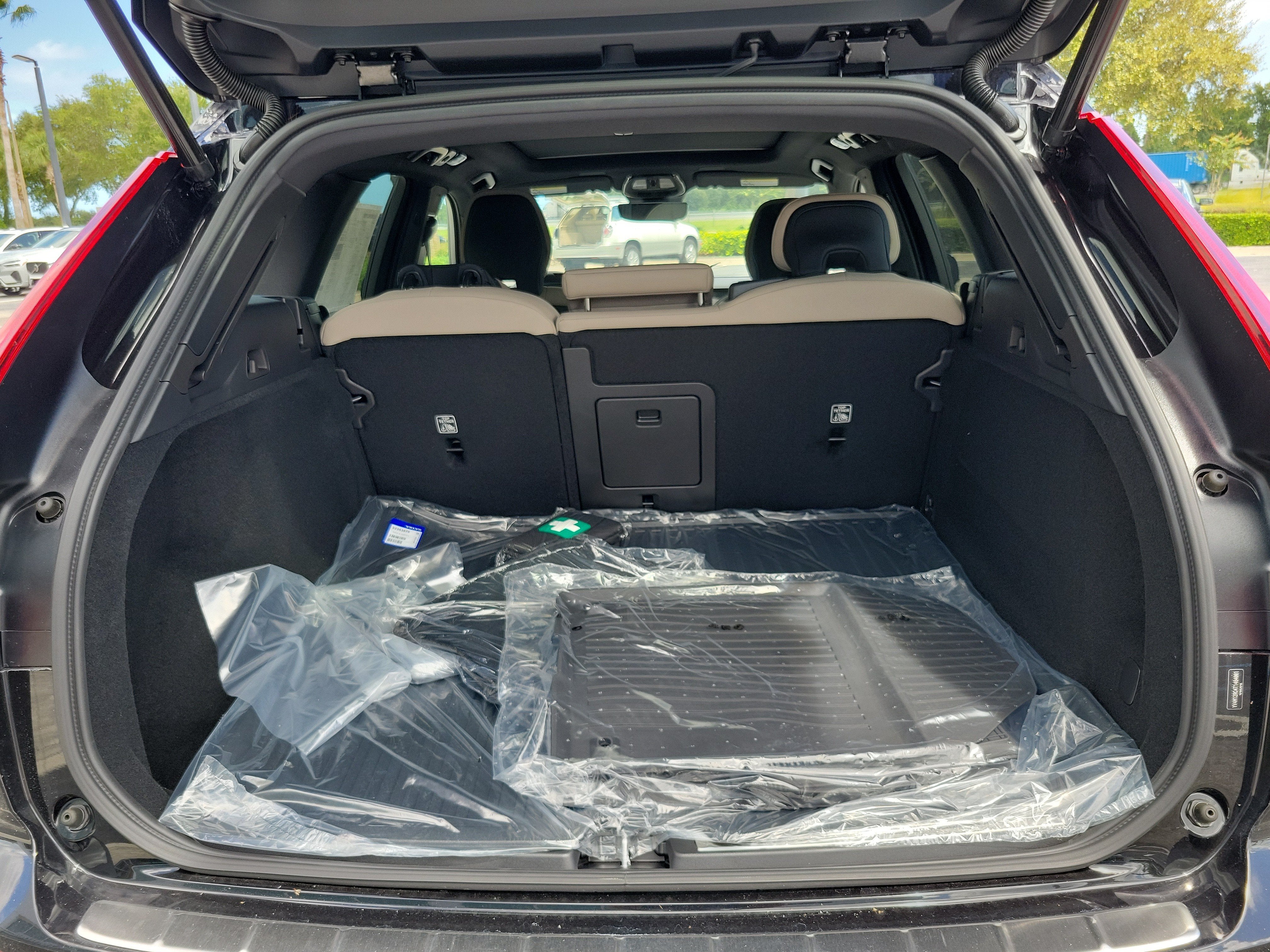 2026 Volvo XC60 Plus