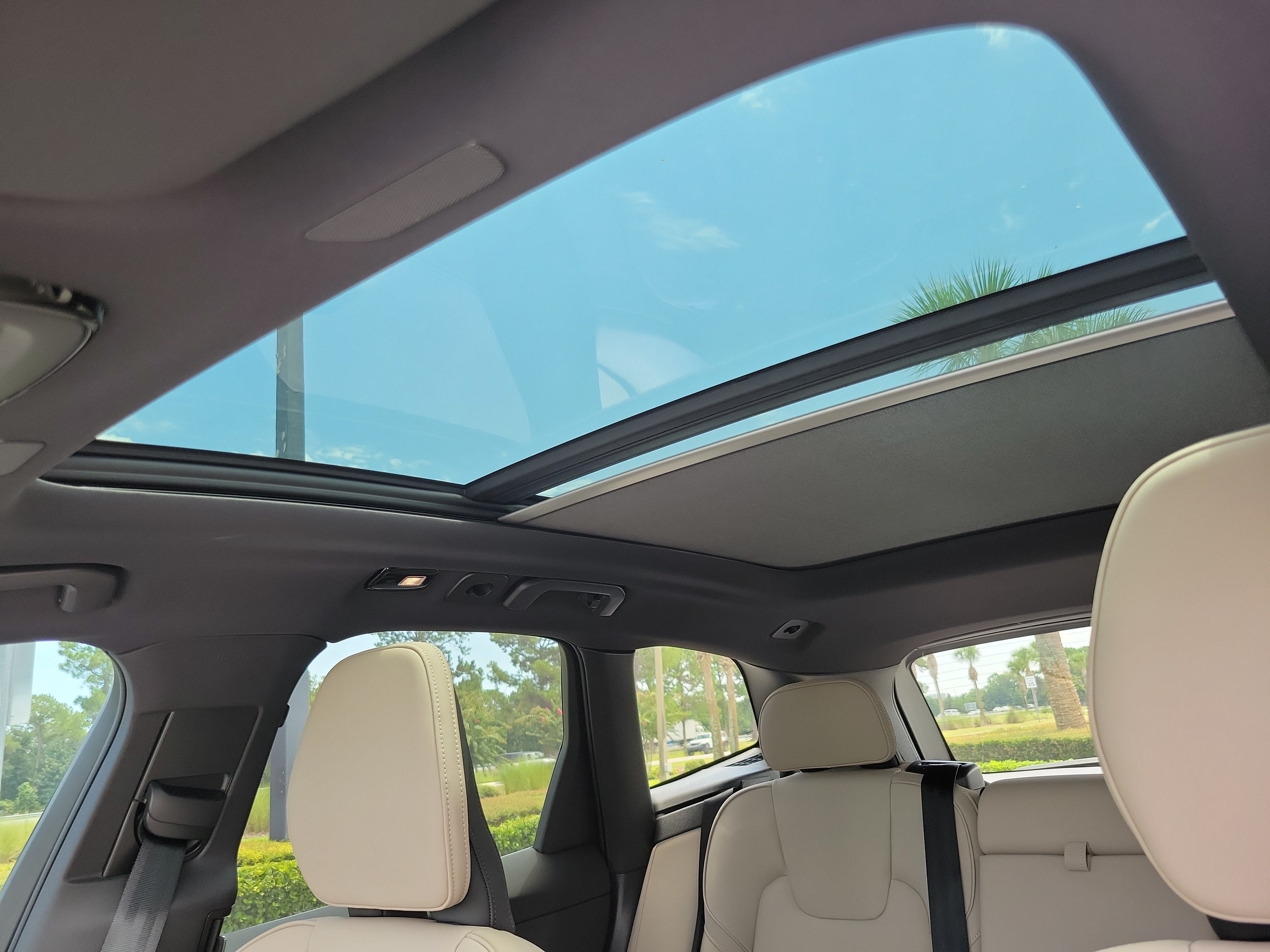 2026 Volvo XC60 Plus