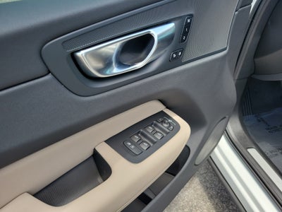 2026 Volvo XC60 Plus