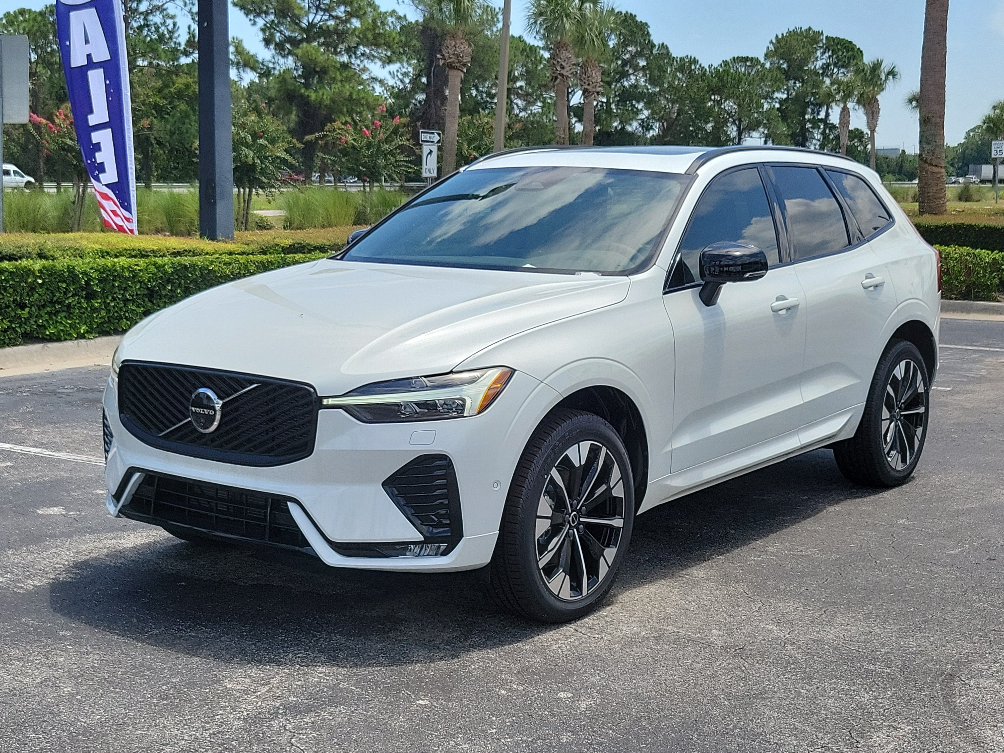 2026 Volvo XC60 Plus