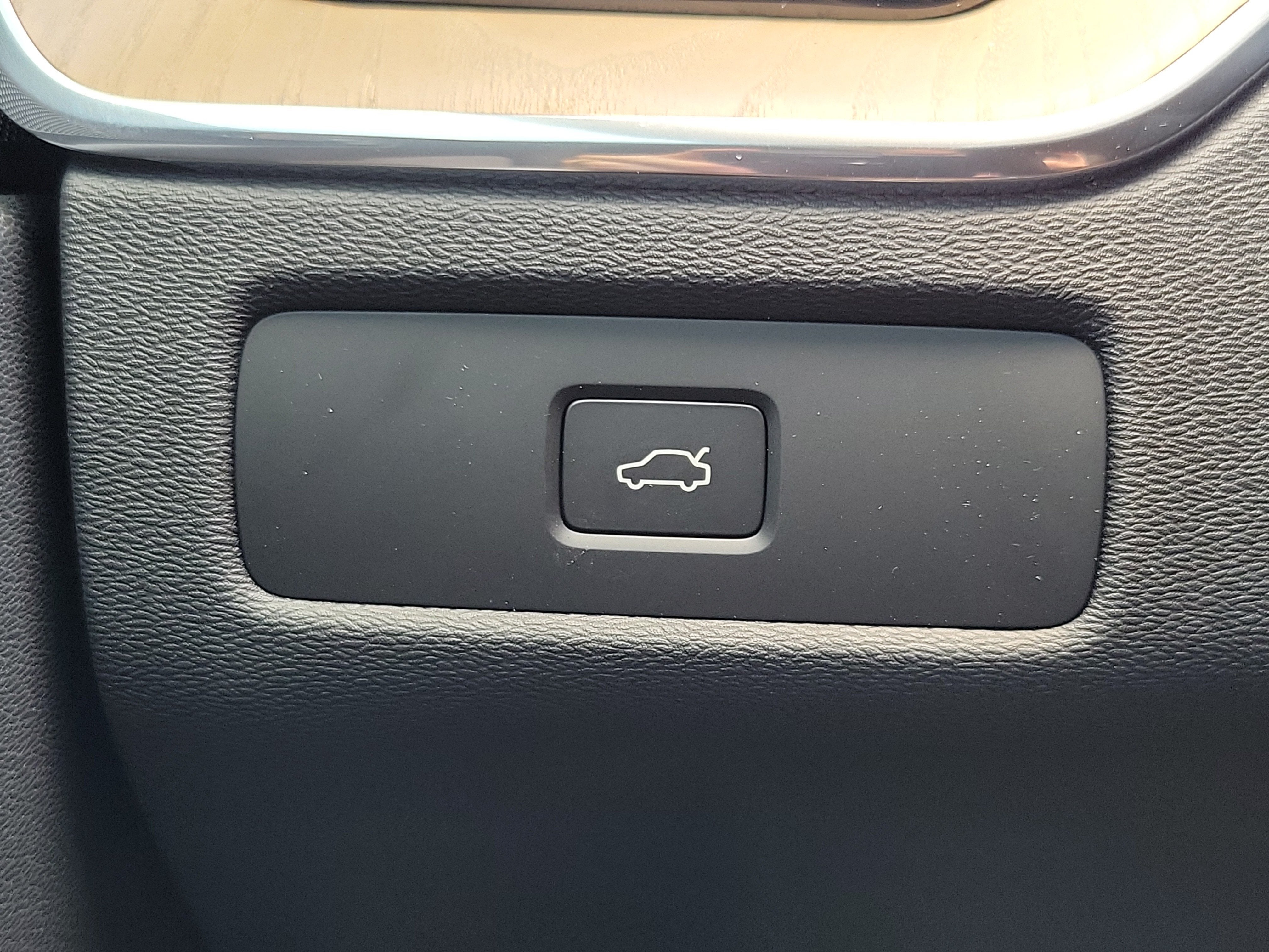 2026 Volvo XC60 Plus