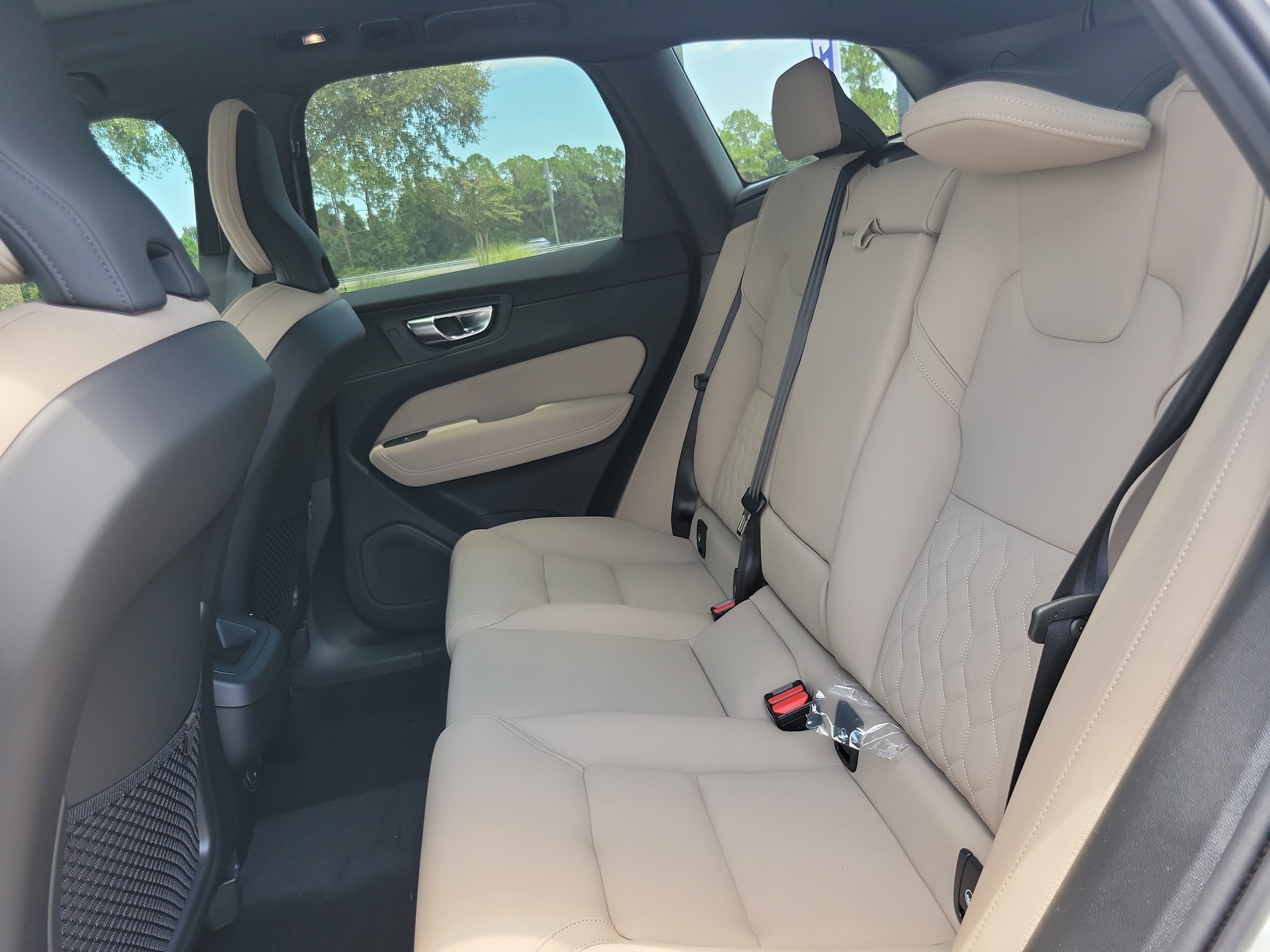 2026 Volvo XC60 Plus