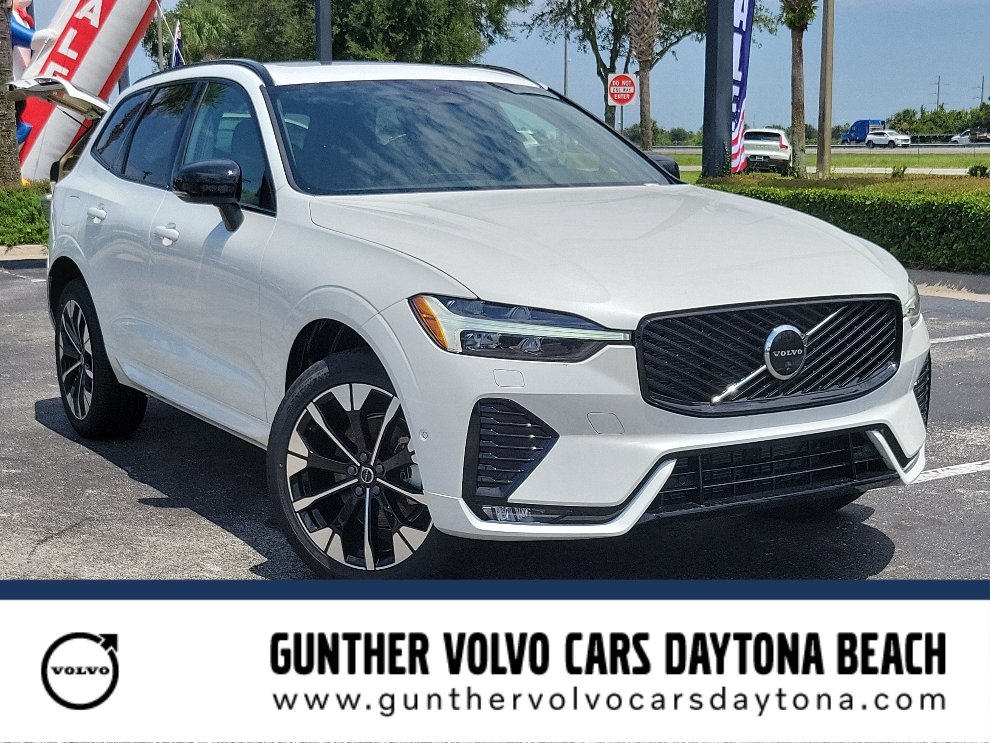 2026 Volvo XC60 Plus