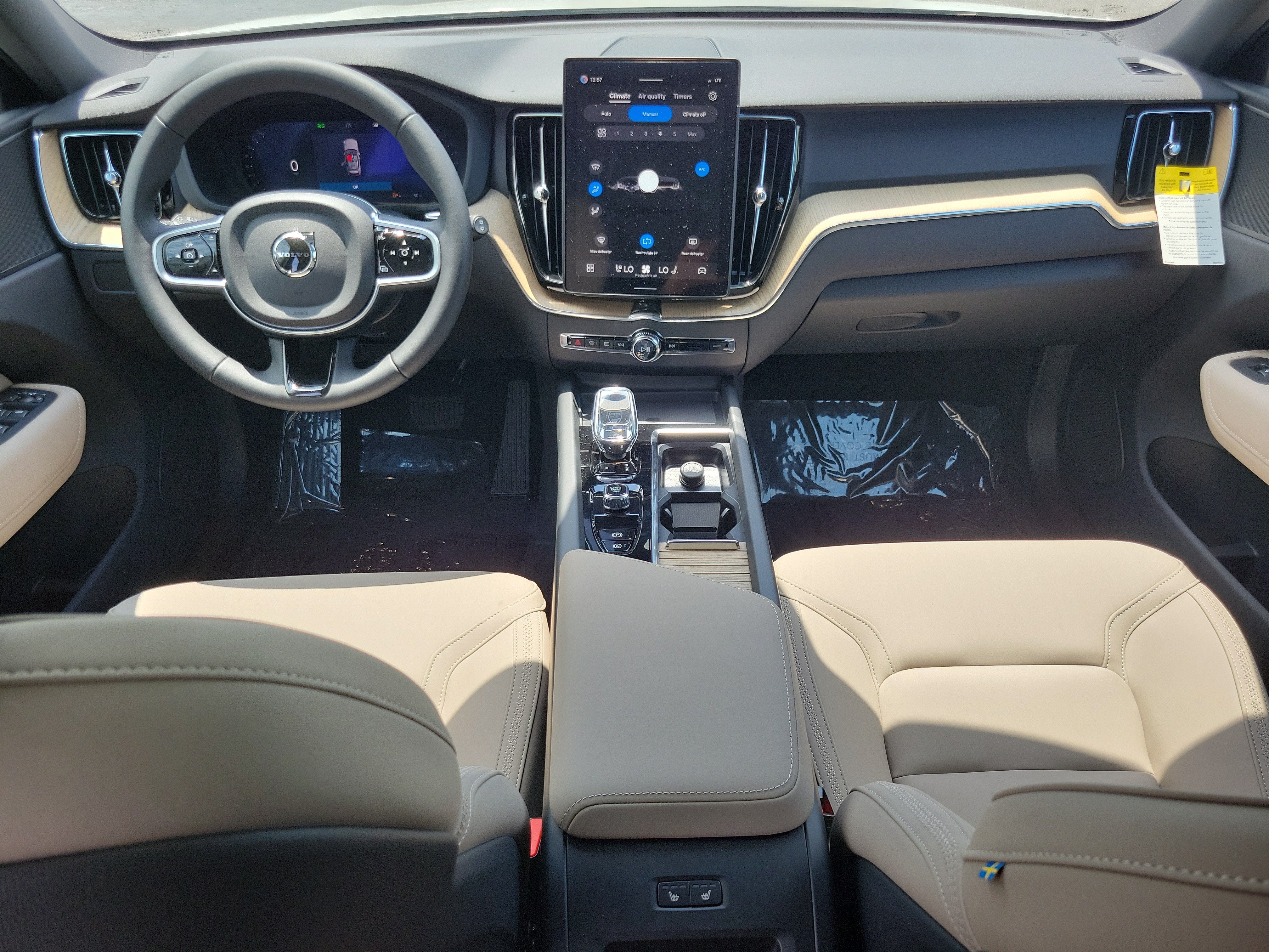 2026 Volvo XC60 Plus