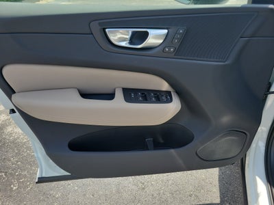 2026 Volvo XC60 Plus