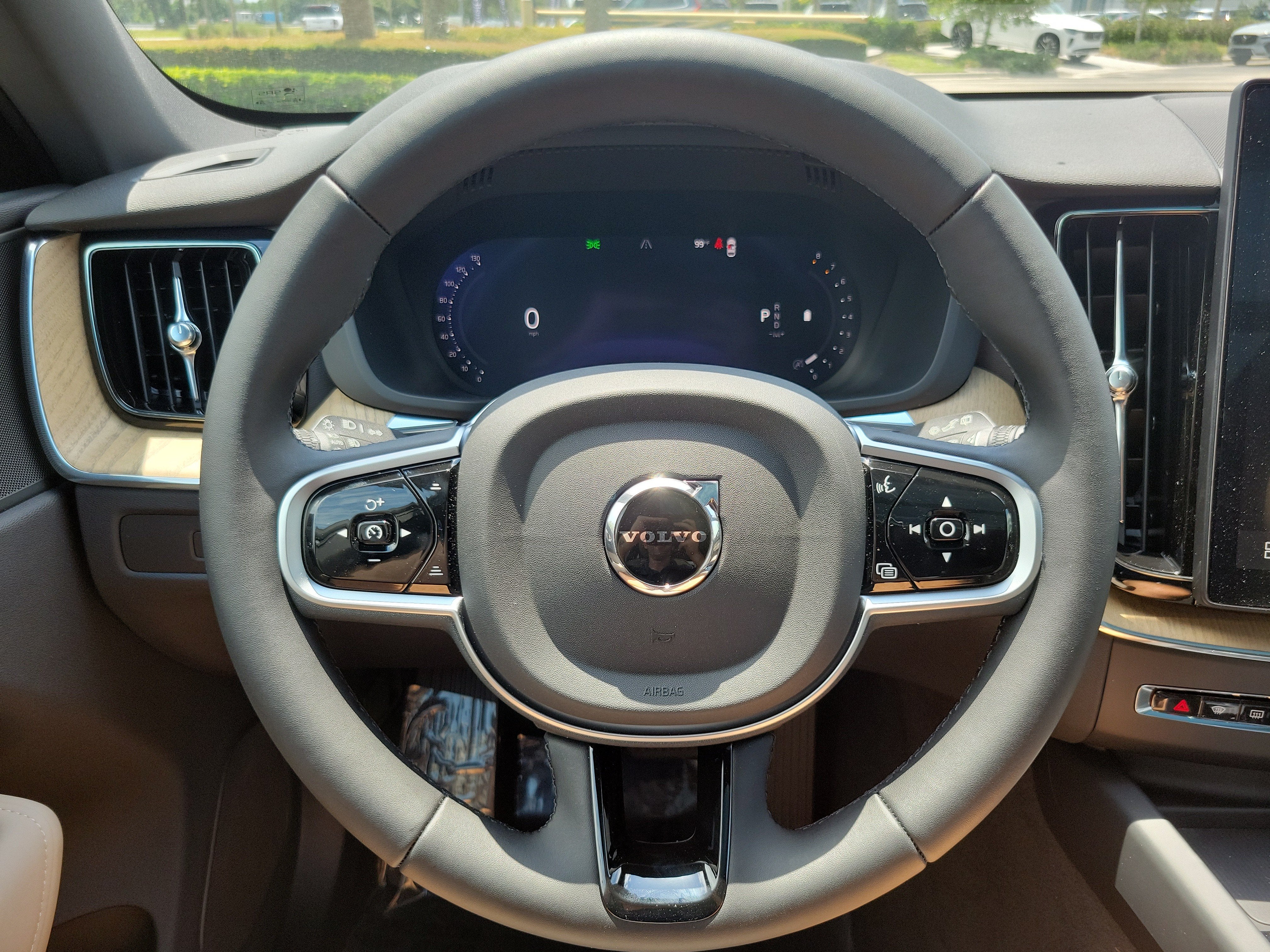 2026 Volvo XC60 Plus