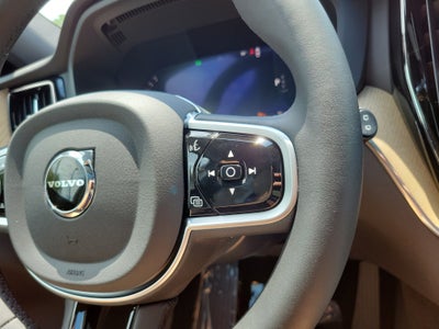 2026 Volvo XC60 Plus