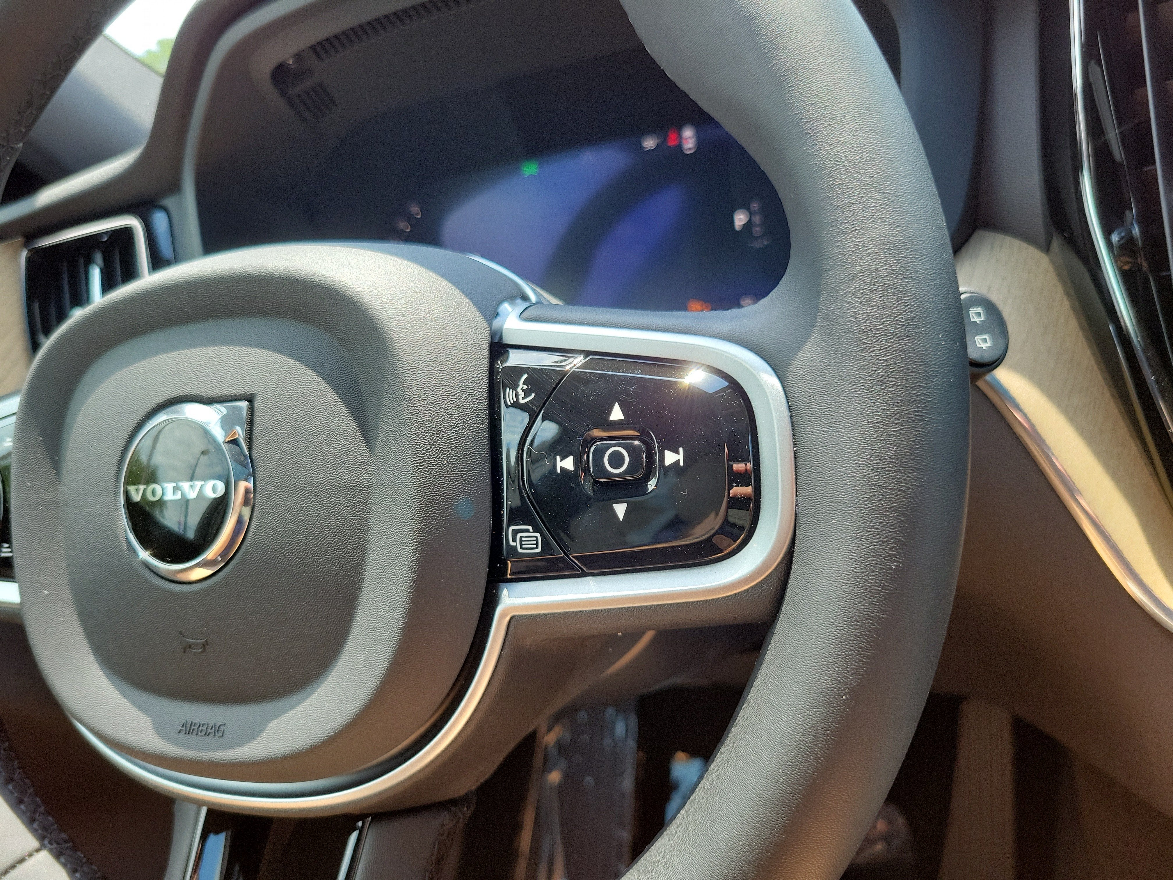 2026 Volvo XC60 Plus