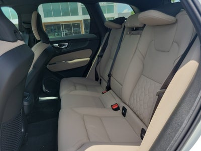 2026 Volvo XC60 Plus