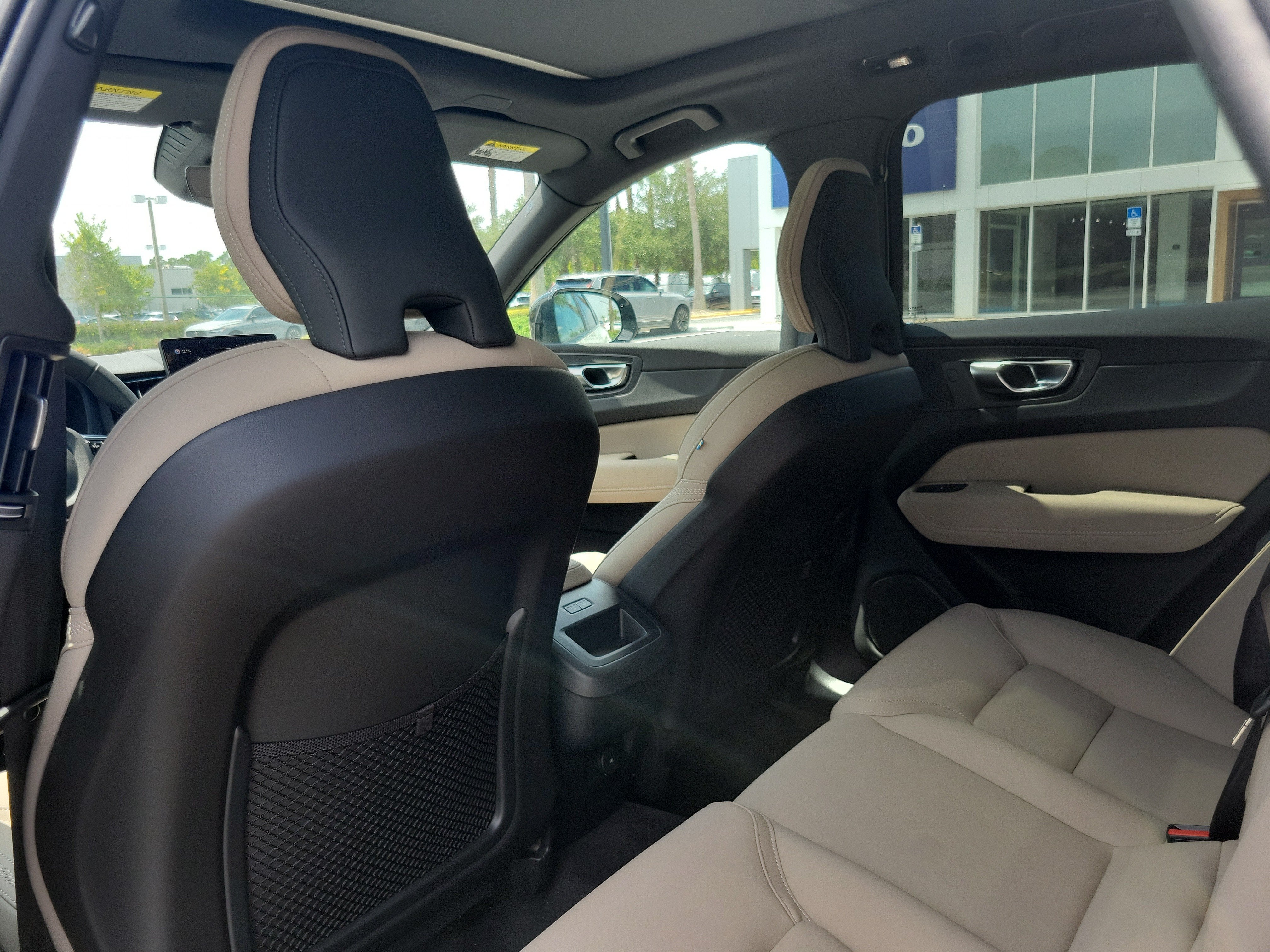 2026 Volvo XC60 Plus