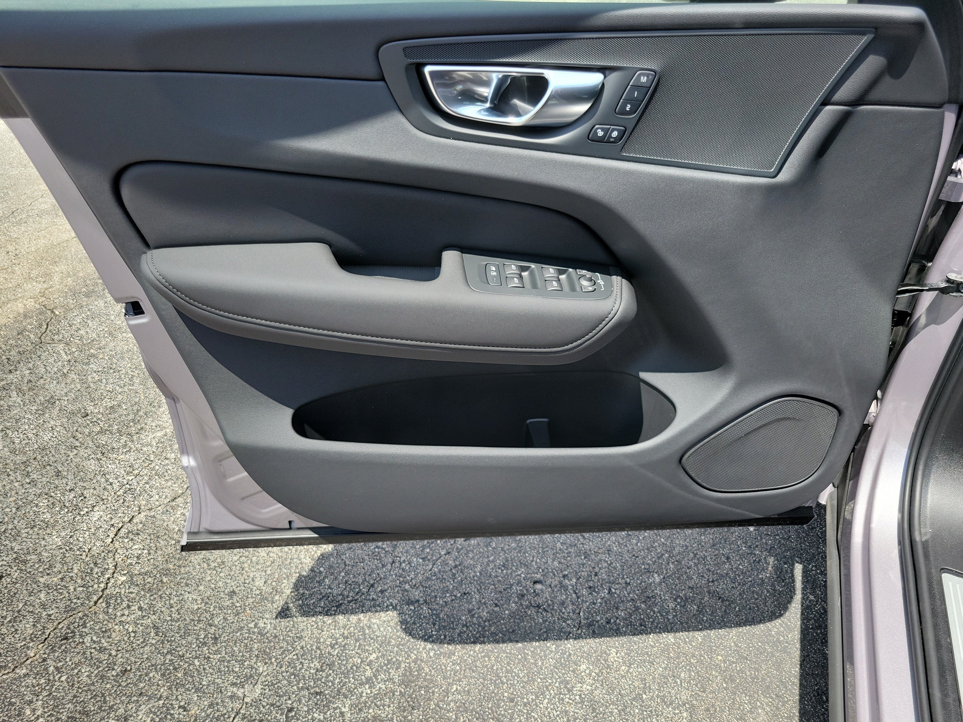 2026 Volvo XC60 Plus