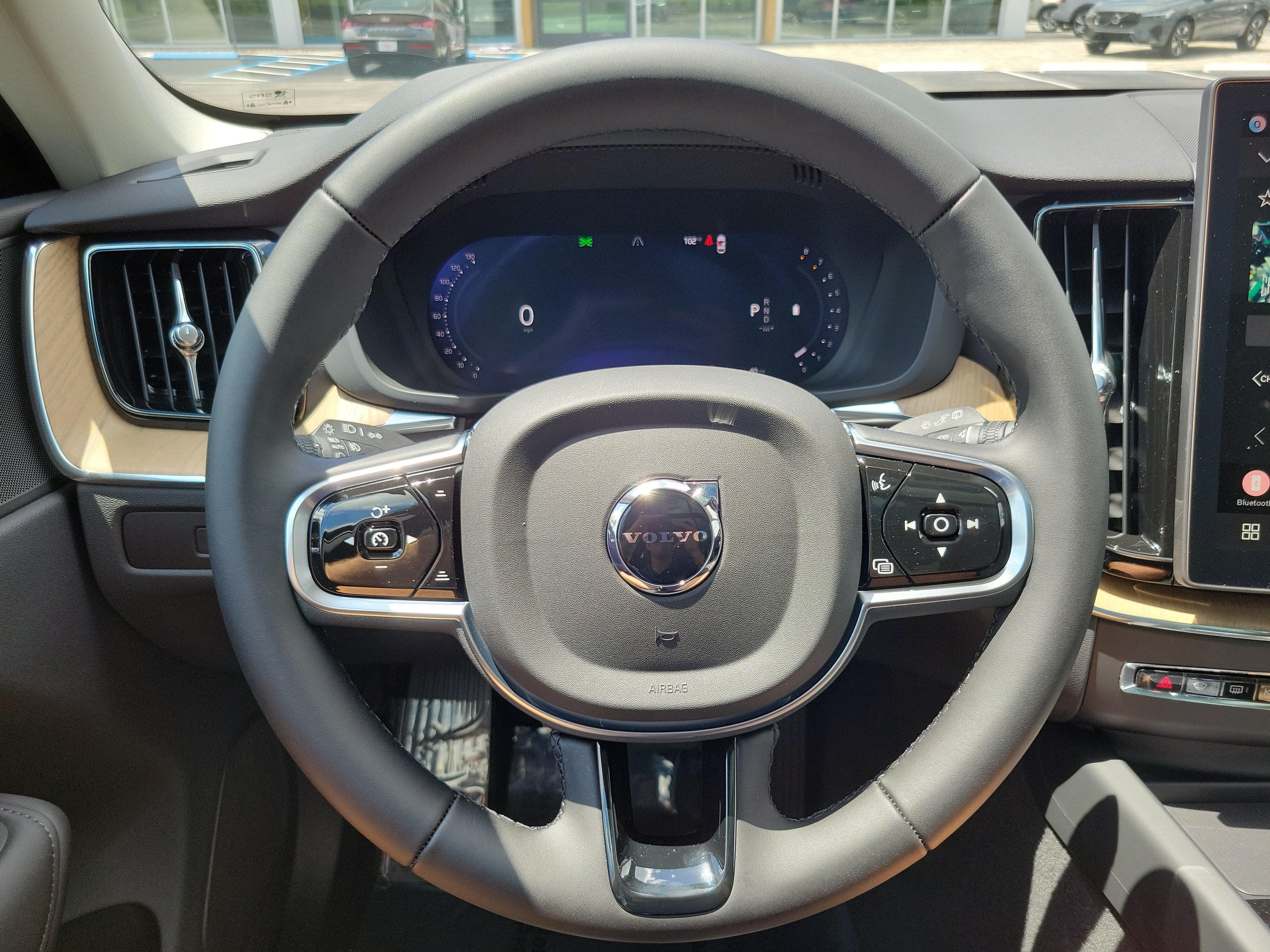 2026 Volvo XC60 Plus