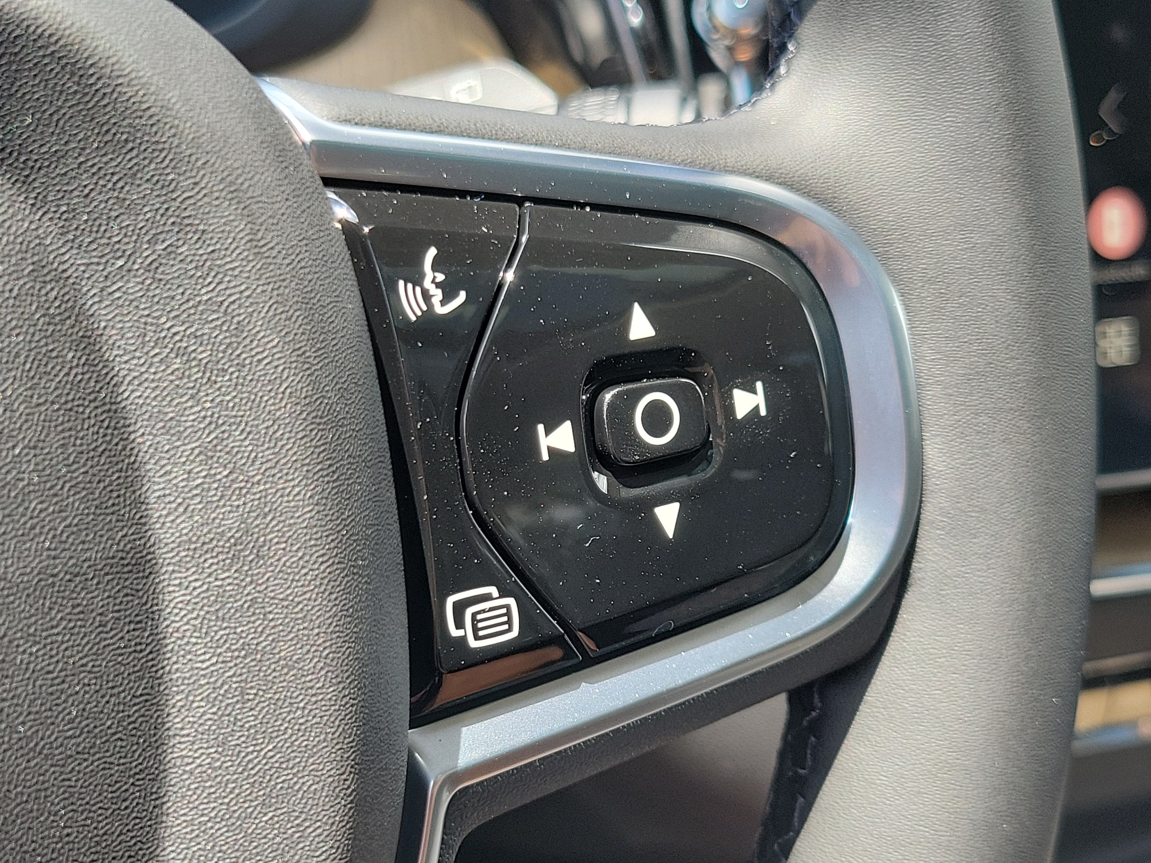2026 Volvo XC60 Plus