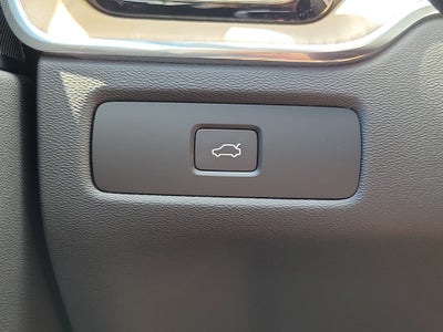 2026 Volvo XC60 Plus