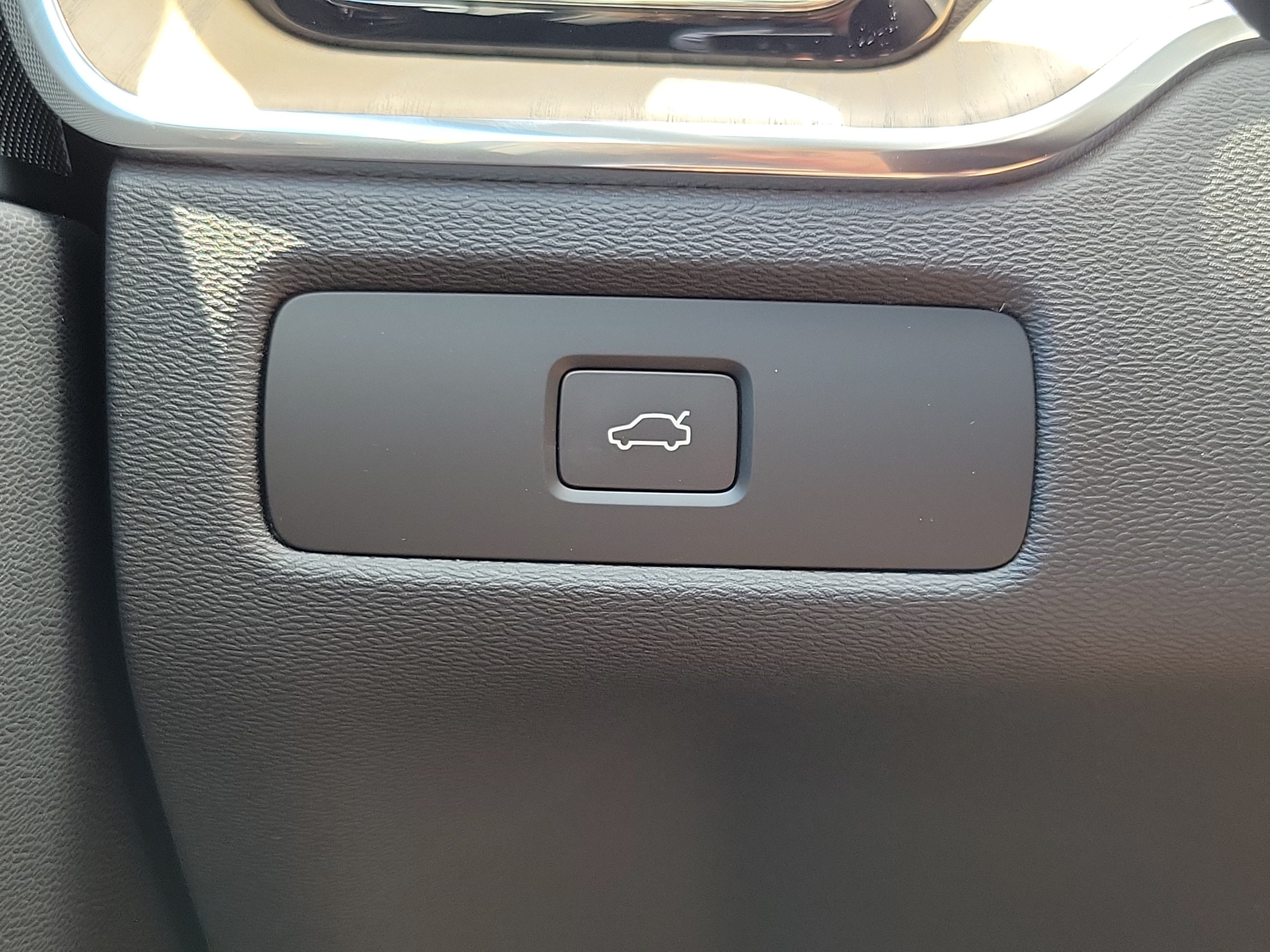 2026 Volvo XC60 Plus