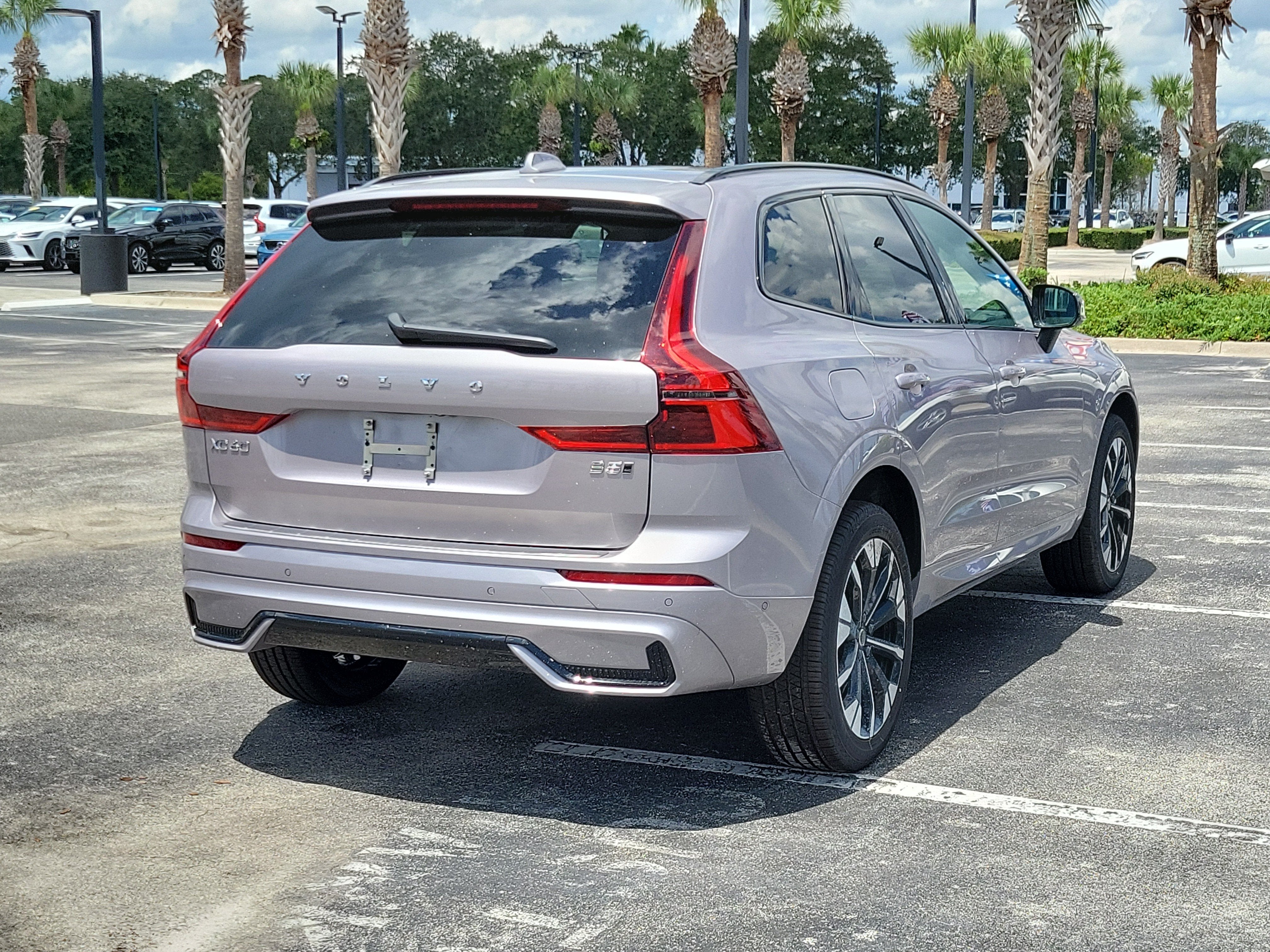 2026 Volvo XC60 Plus