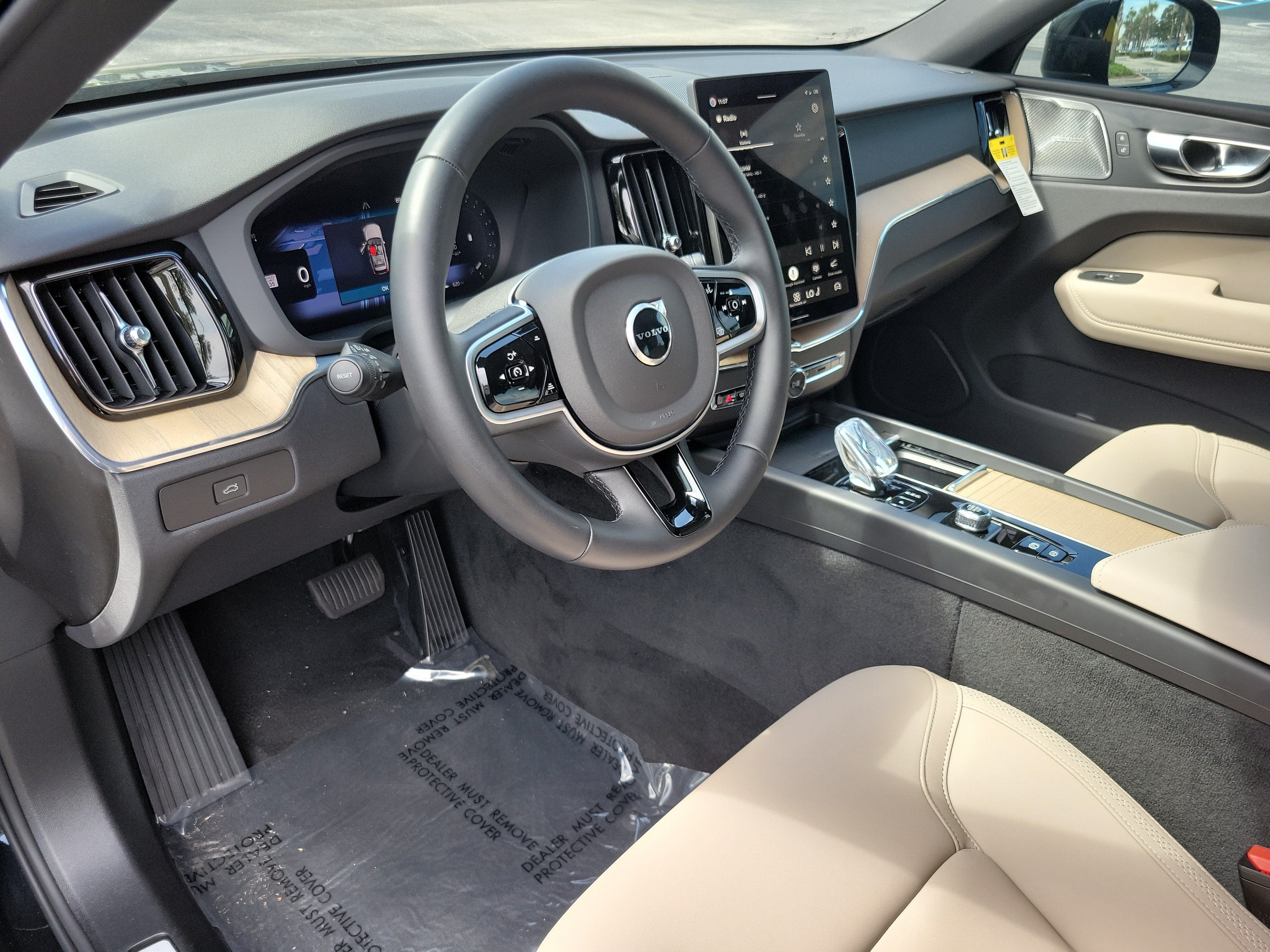 2026 Volvo XC60 Plus